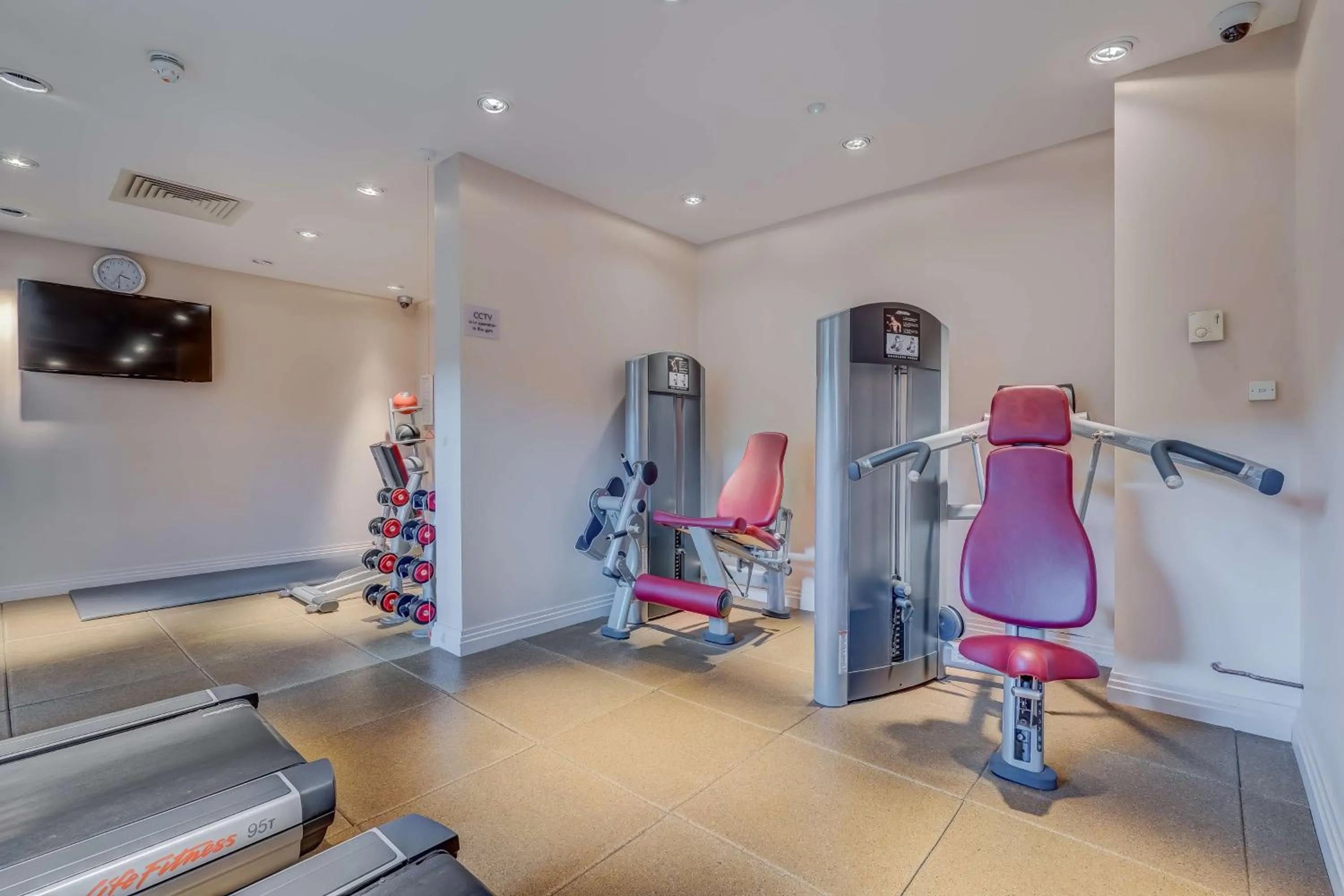 Fitness centre/facilities in DoubleTree by Hilton London Ealing