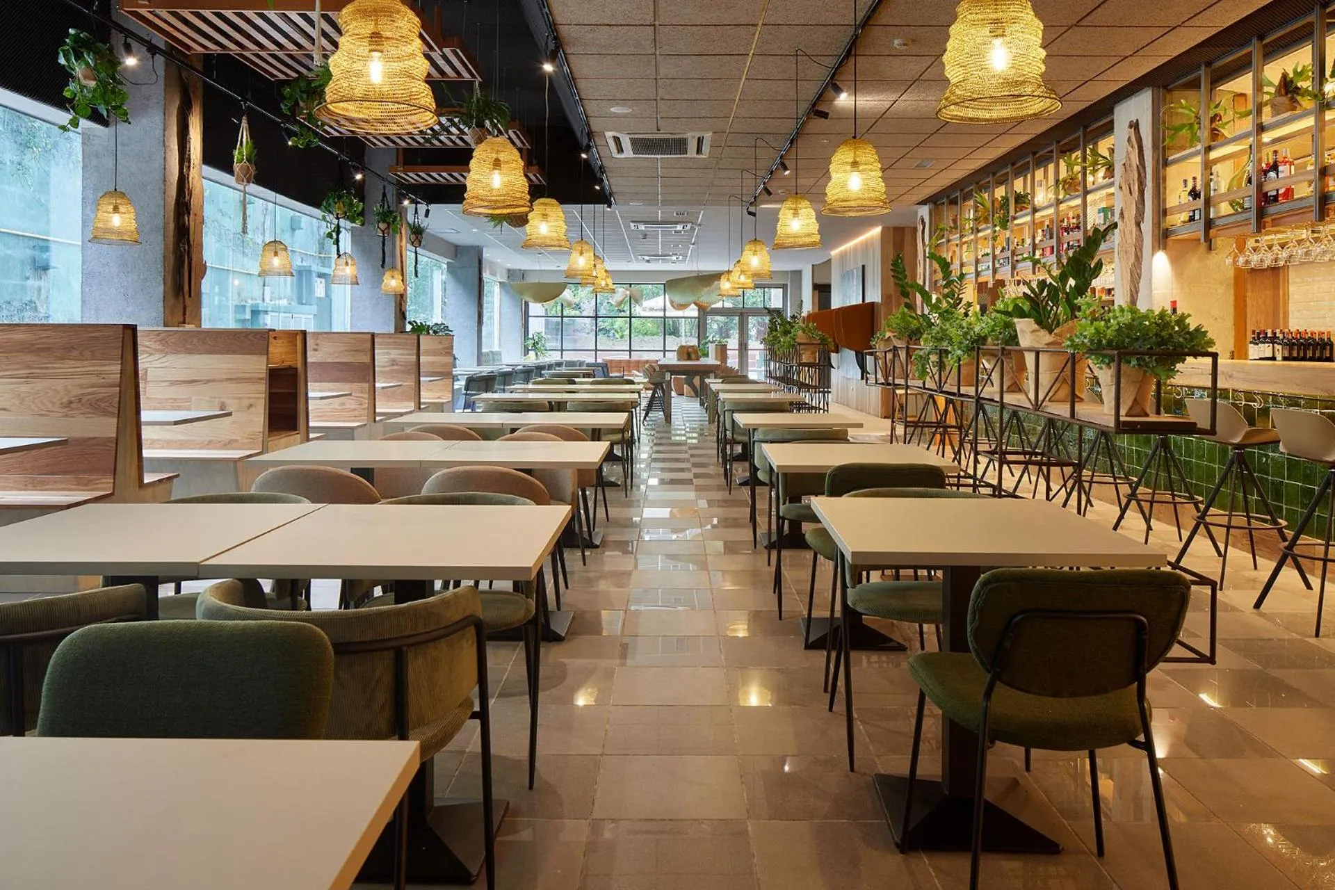 Restaurant/places to eat in Hotel Sukha