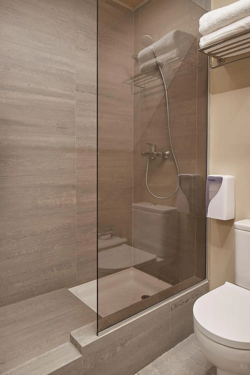 Shower in Hotel Sukha