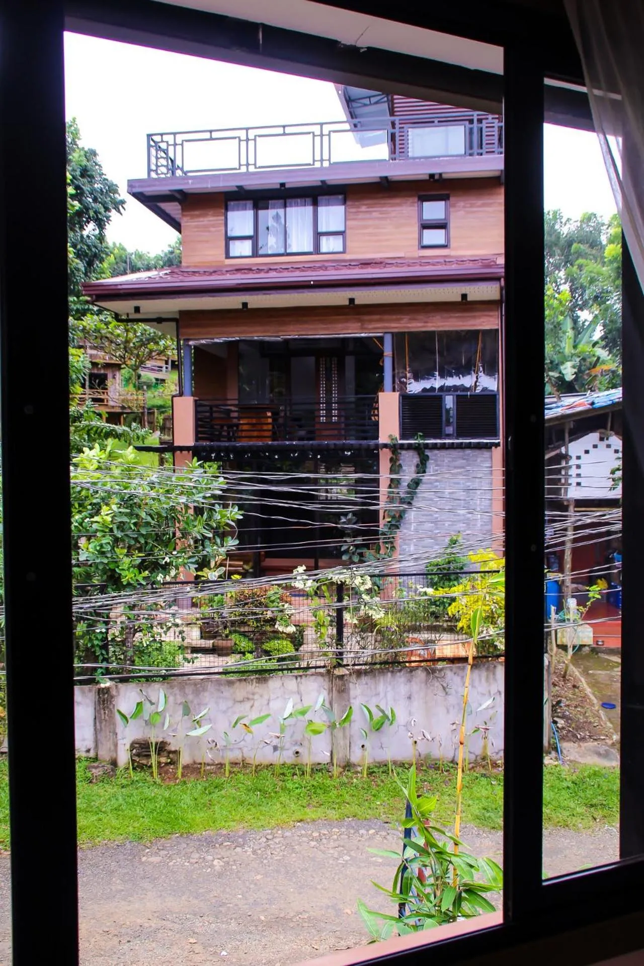 Camote's Lake Retreat