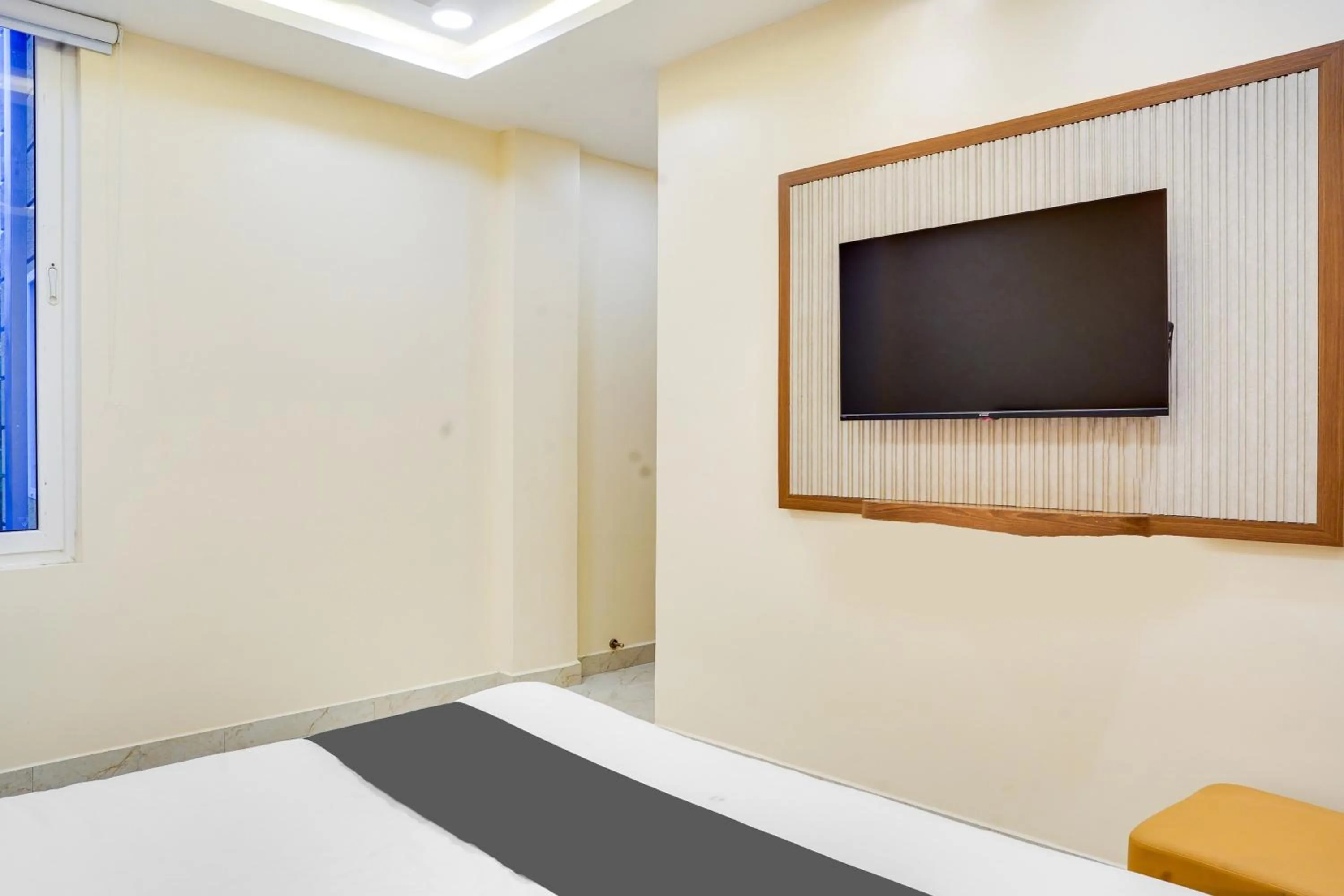 Bedroom, Bed in Super HOTEL O ANJANEY PALACE