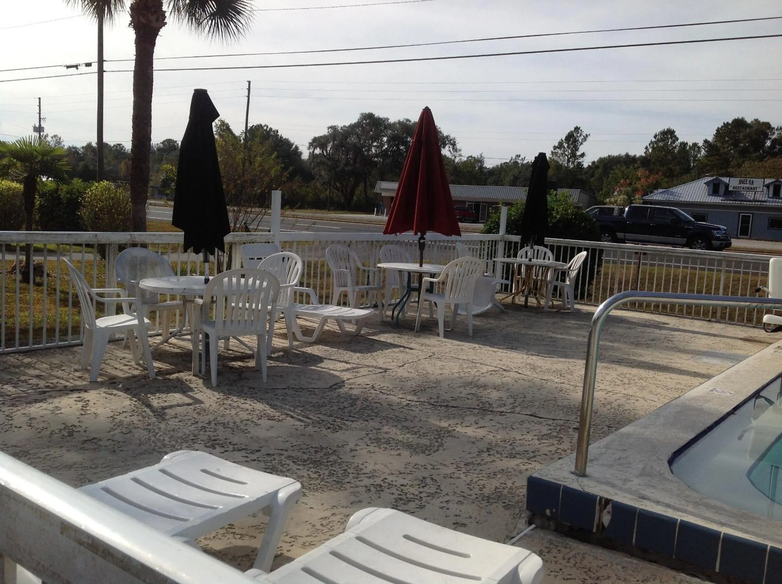 Balcony/Terrace in The Suwannee Gables Motel & Marina