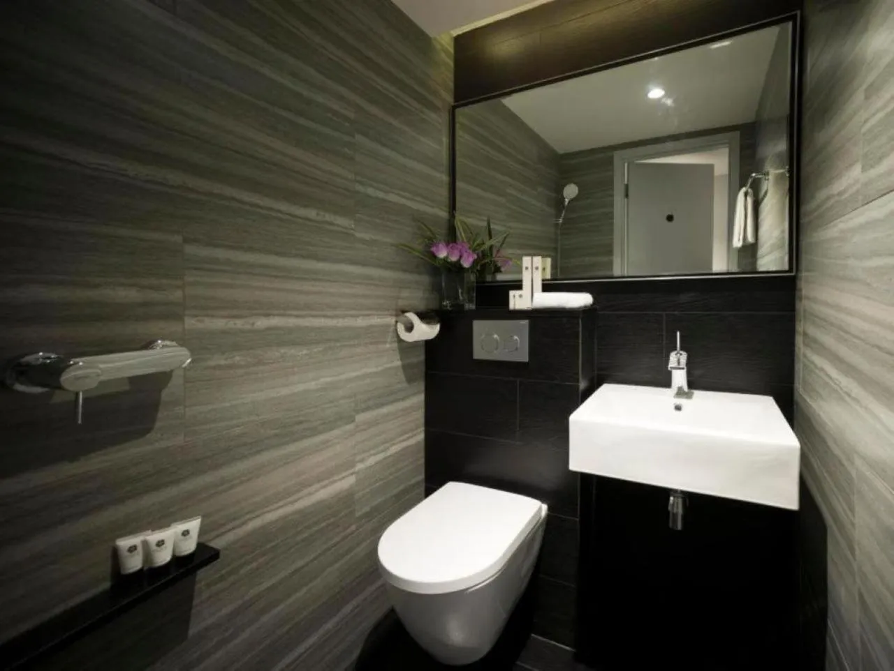 Bathroom in Venue Hotel The Lily