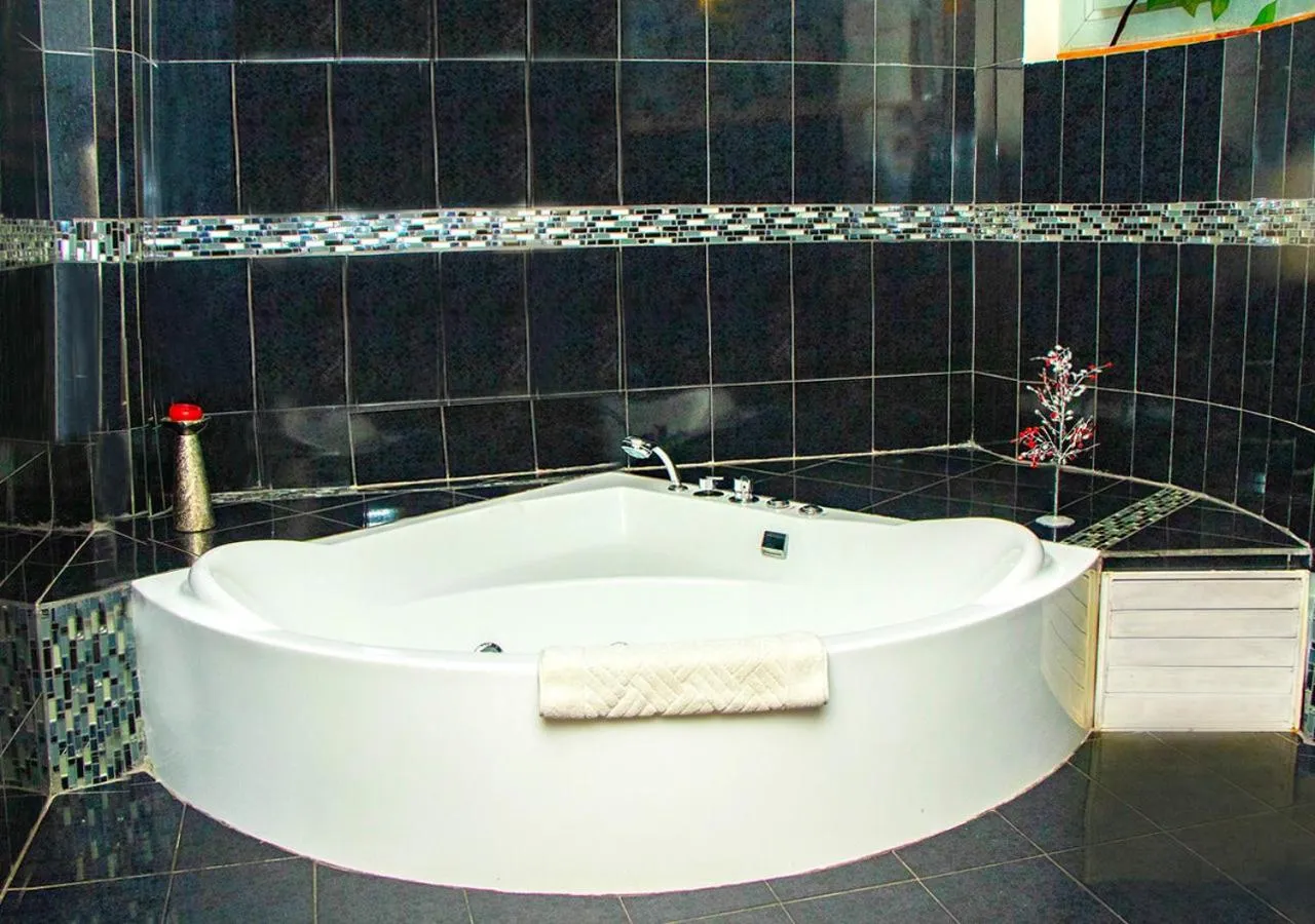 Hot Tub in Hotel Boutique Casa Ruth en Cuenca