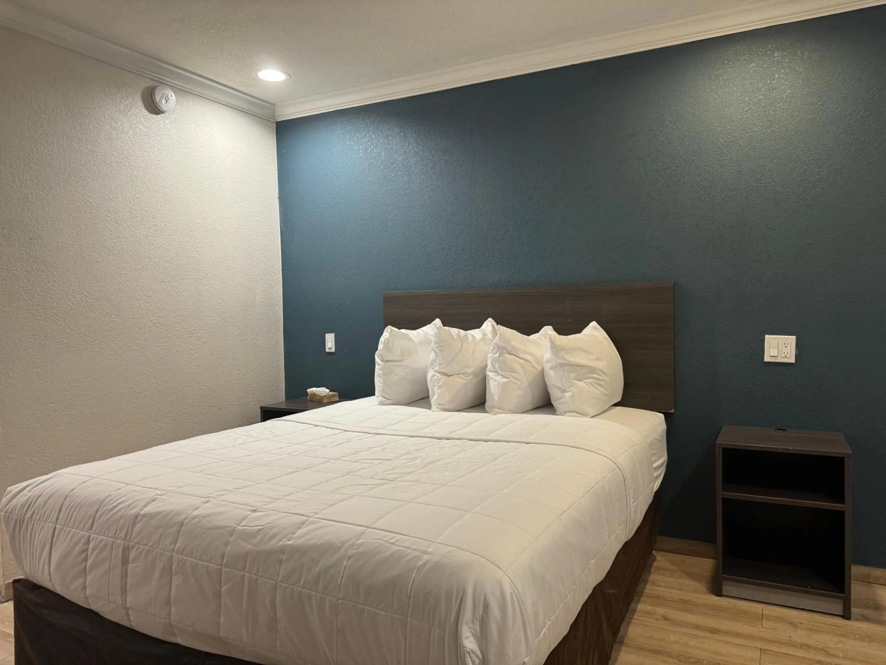 Baymont by Wyndham Bakersfield