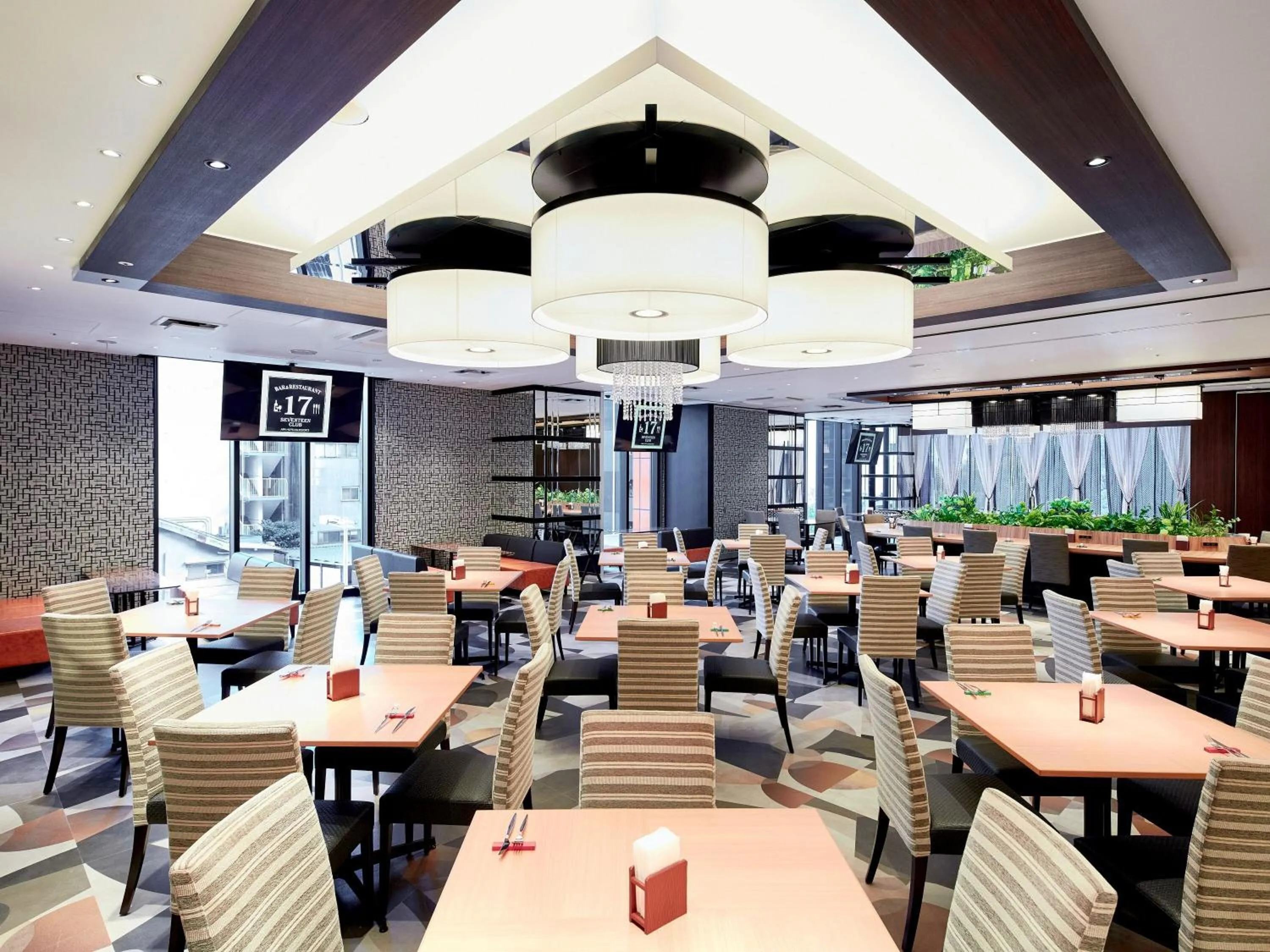 Restaurant/places to eat in APA Hotel & Resort Osaka Namba Ekimae Tower