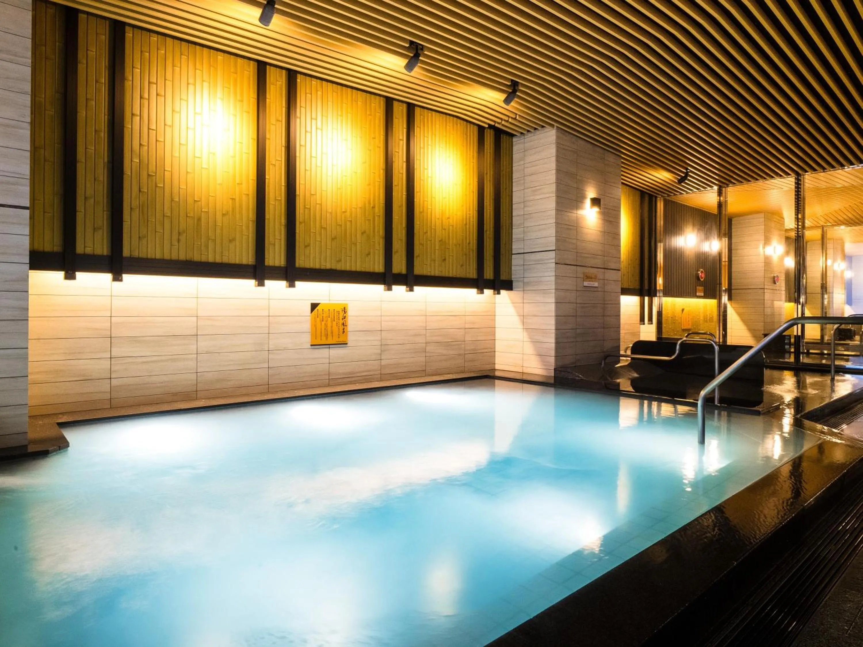 Hot Tub in APA Hotel & Resort Osaka Namba Ekimae Tower