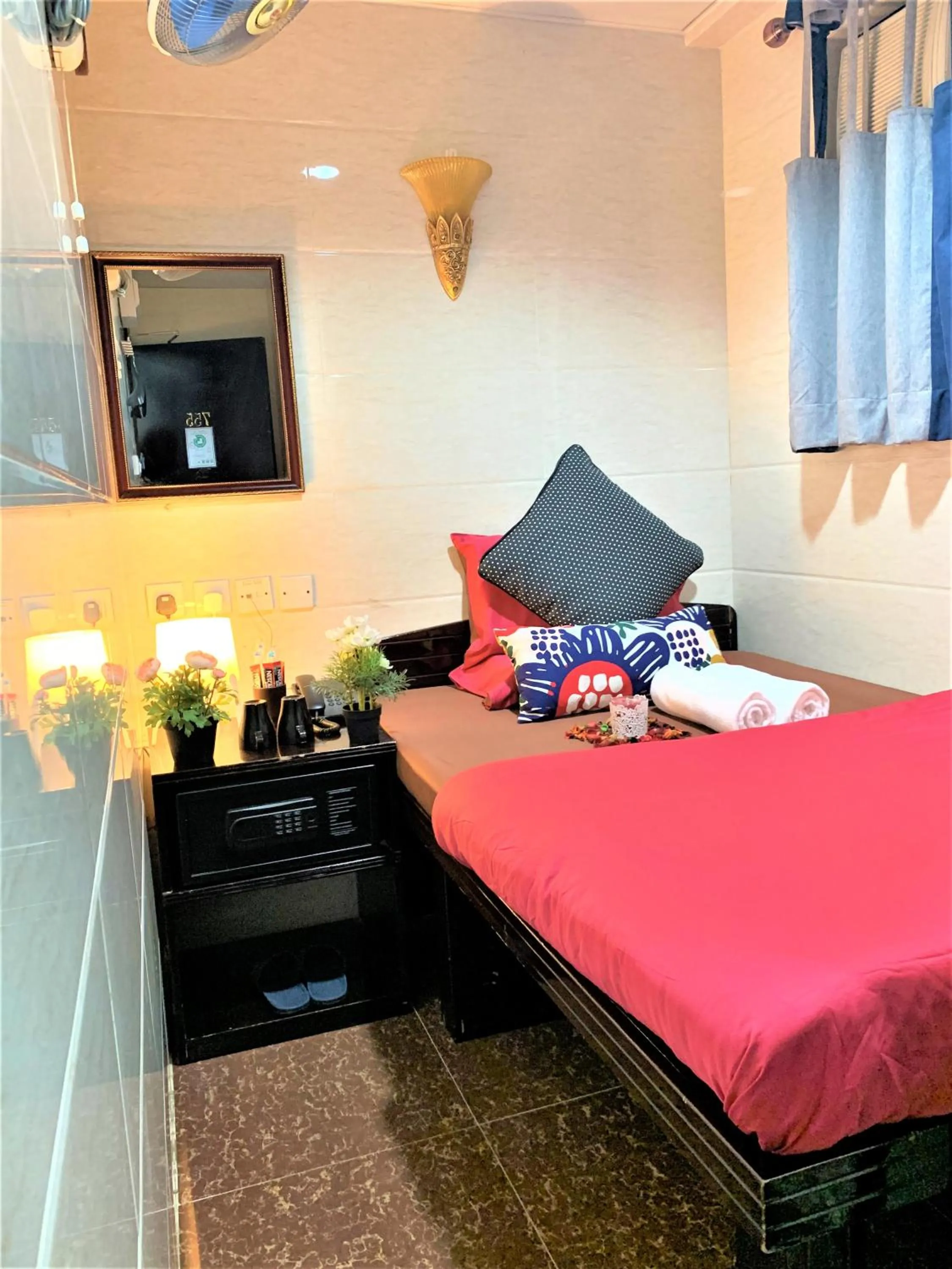 Bed in Sydney Hostel