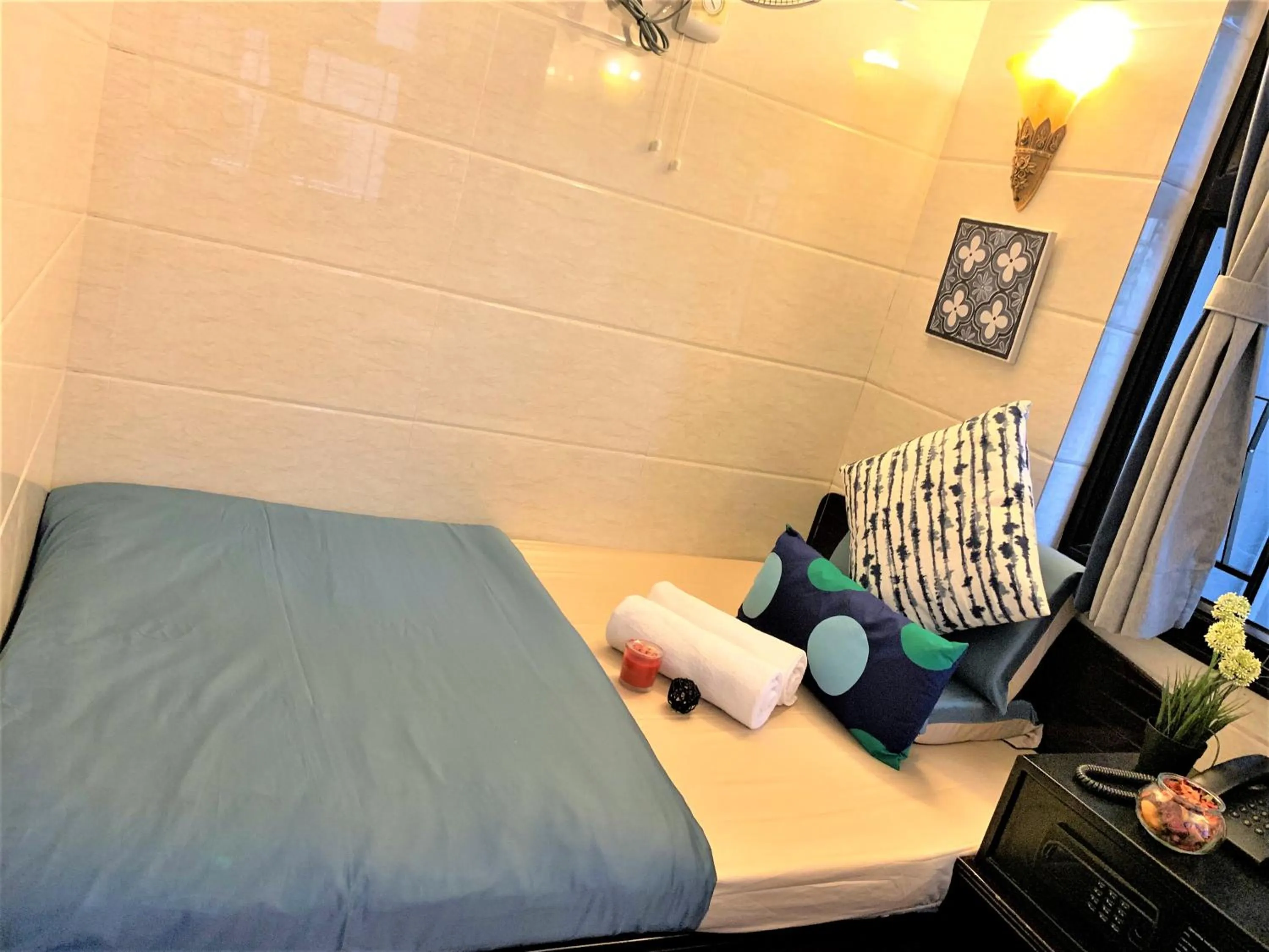 Bed in Sydney Hostel