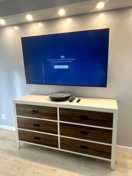 TV and multimedia in Gem of Waikiki at Inn on the Park