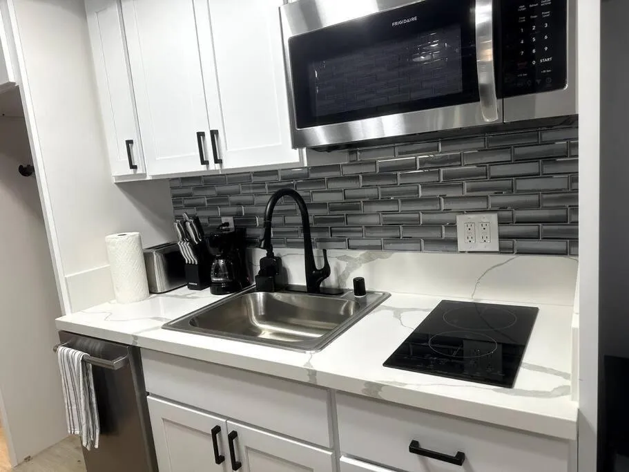Kitchen or kitchenette in Gem of Waikiki at Inn on the Park