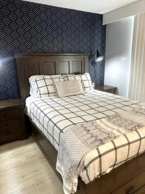 Bed in Gem of Waikiki at Inn on the Park