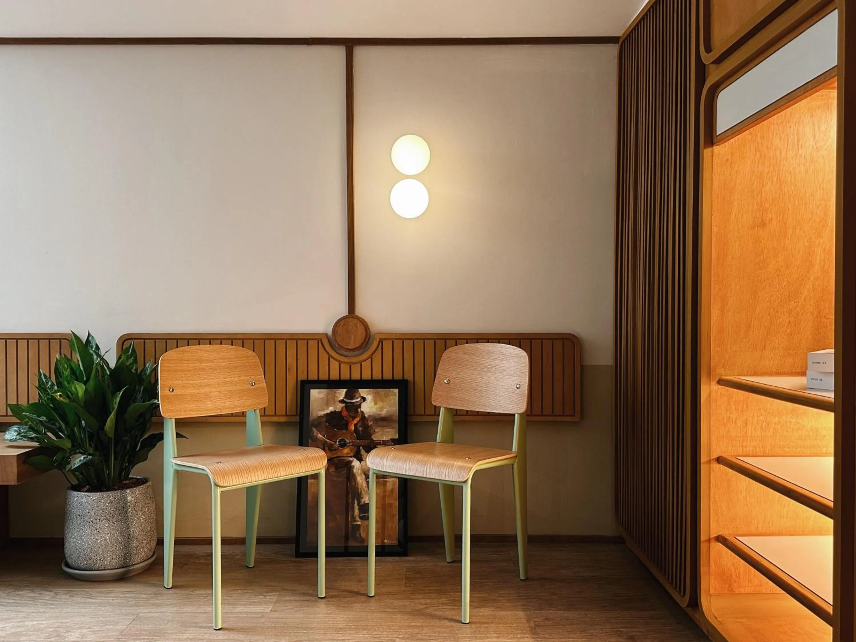 Communal lounge/ TV room in Parcel Hotel Bangkok