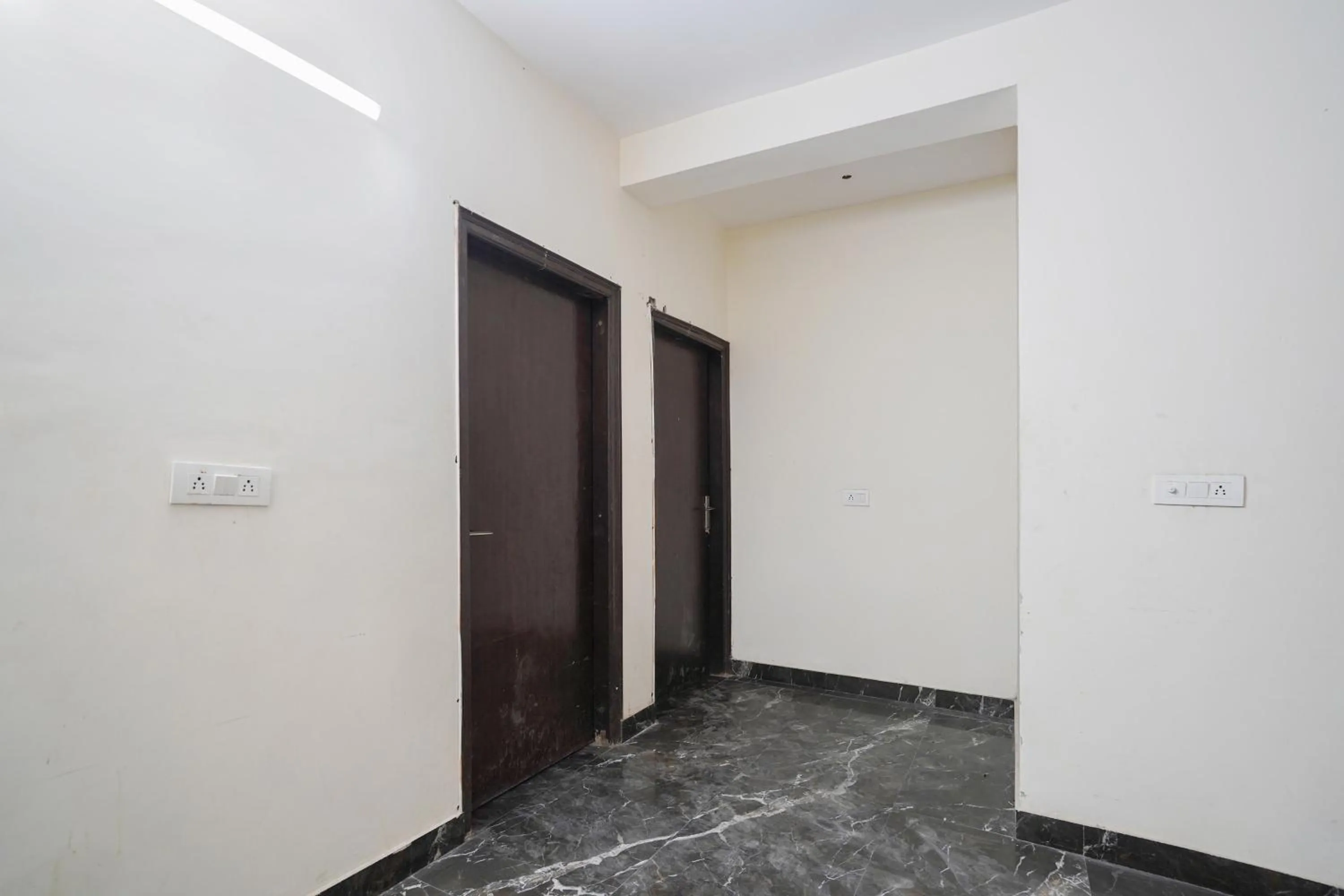 Hotel O by OYO Royal Residency