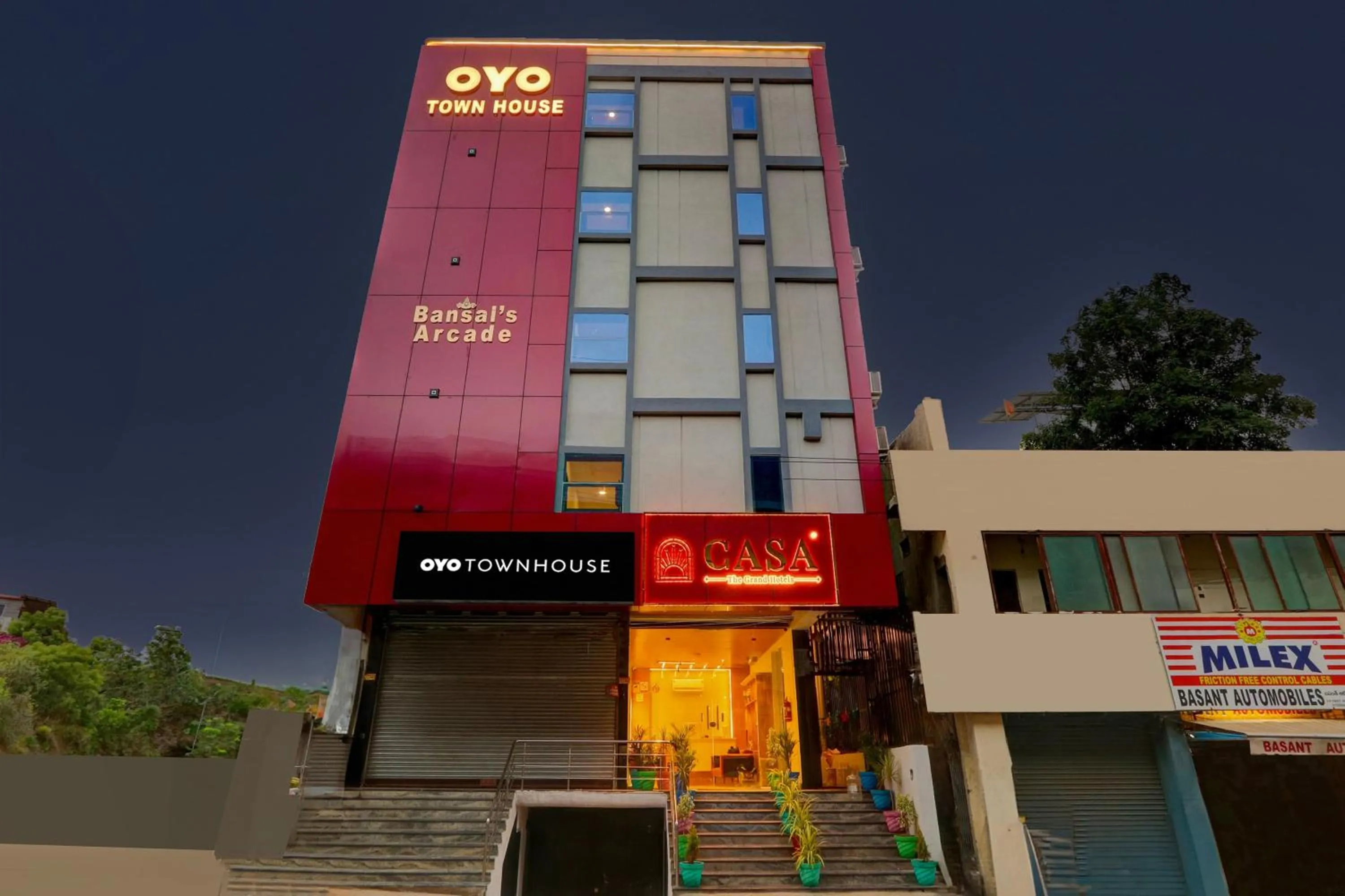 Facade/entrance in Super Townhouse CASA GRAND HIMAYATNAGAR