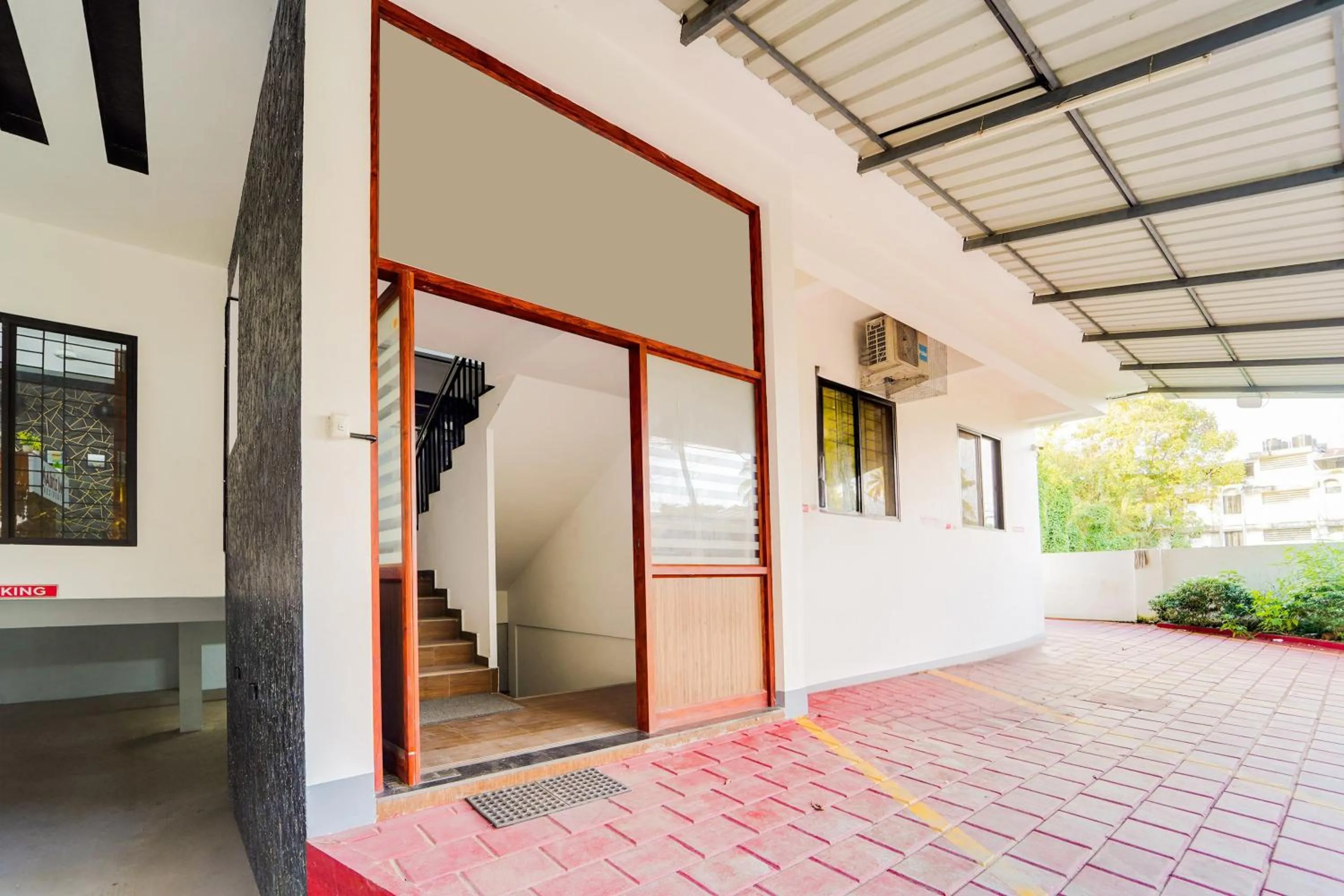 Facade/entrance in Super Hotel O Cheranelloor Aster Medicity Formerly Abriz Residency