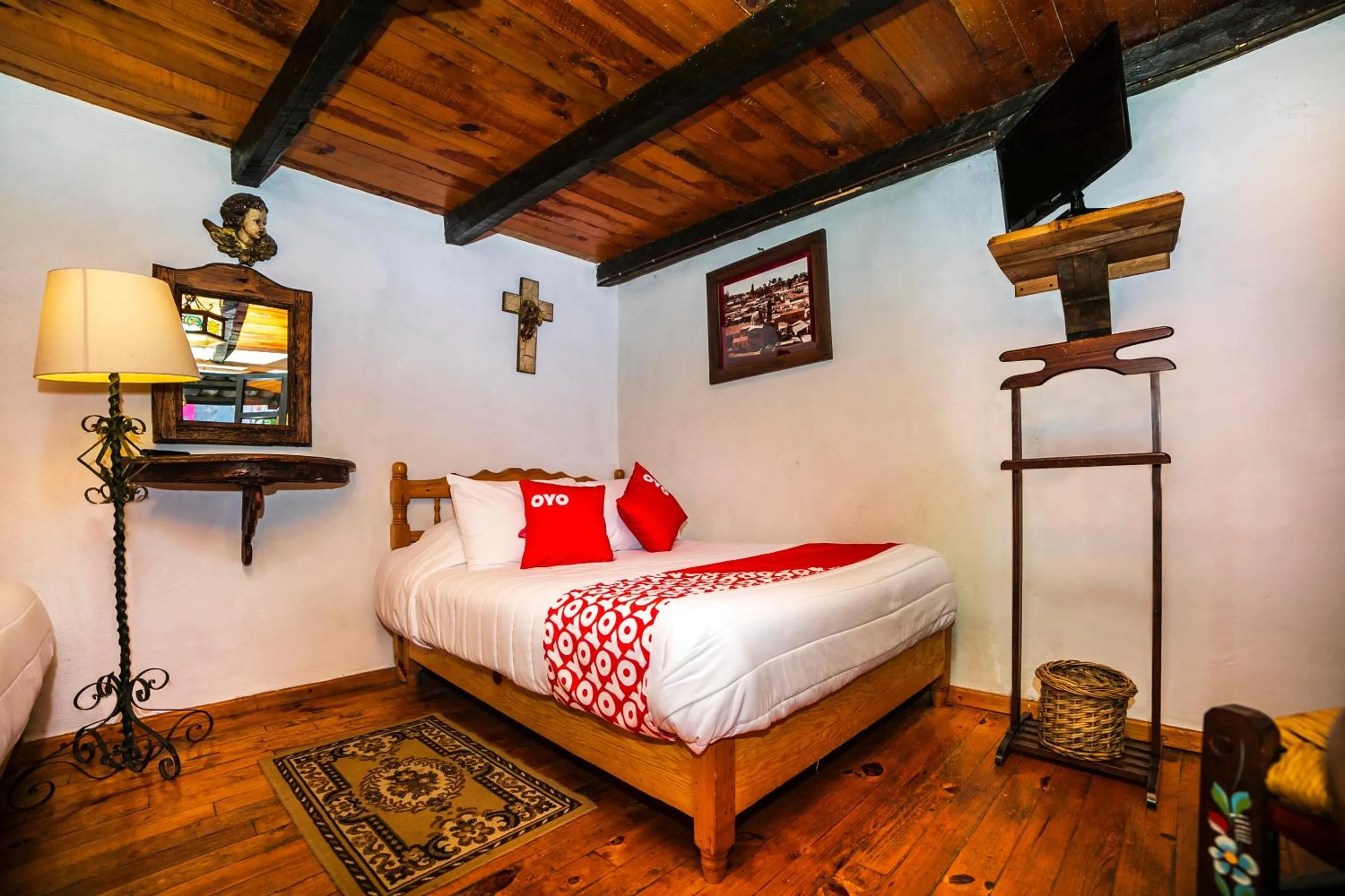 Bedroom, Bed in OYO Hotel El Mineral, Tlalpujahua