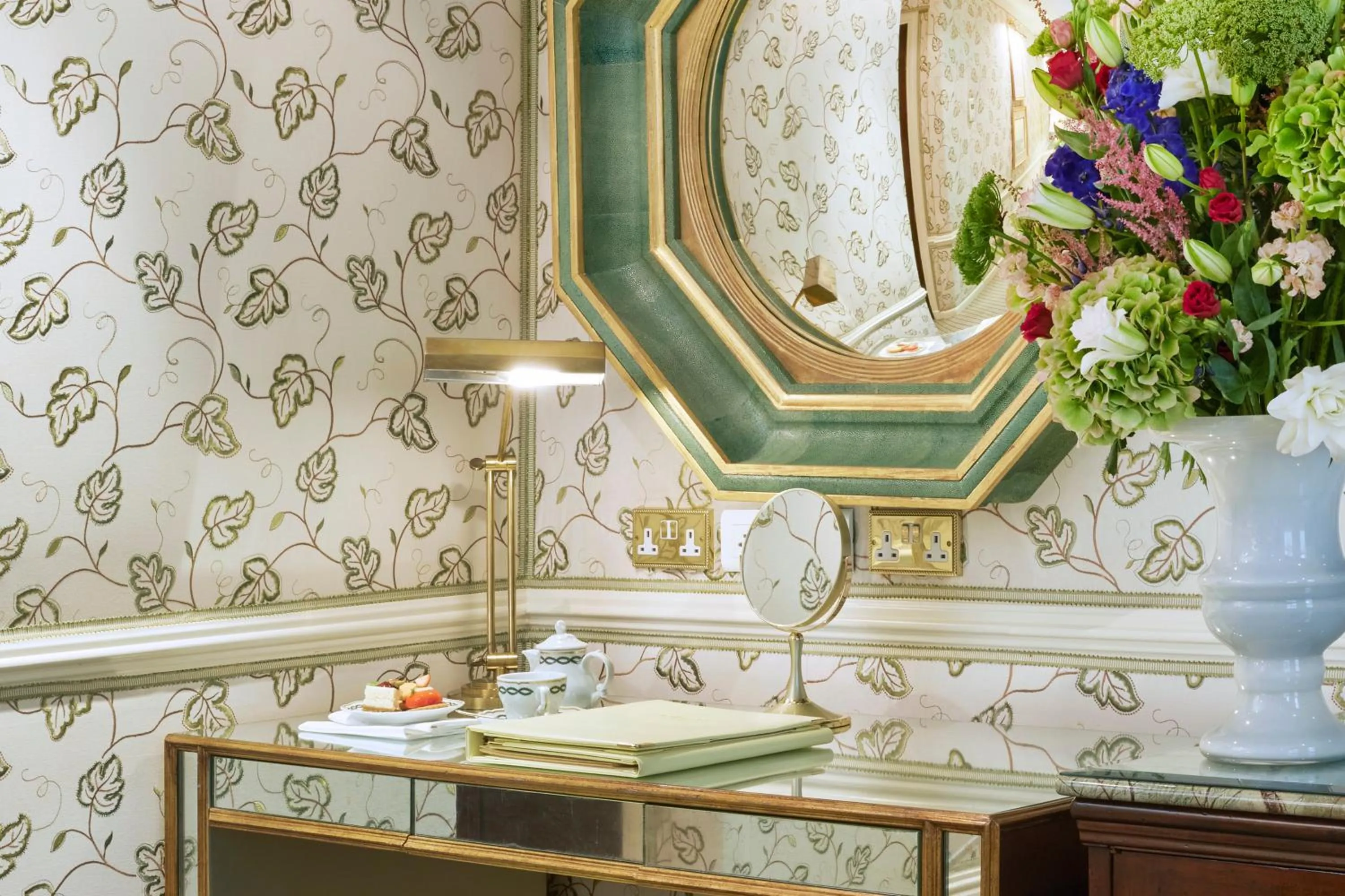 Photo of the whole room in Milestone Hotel Kensington