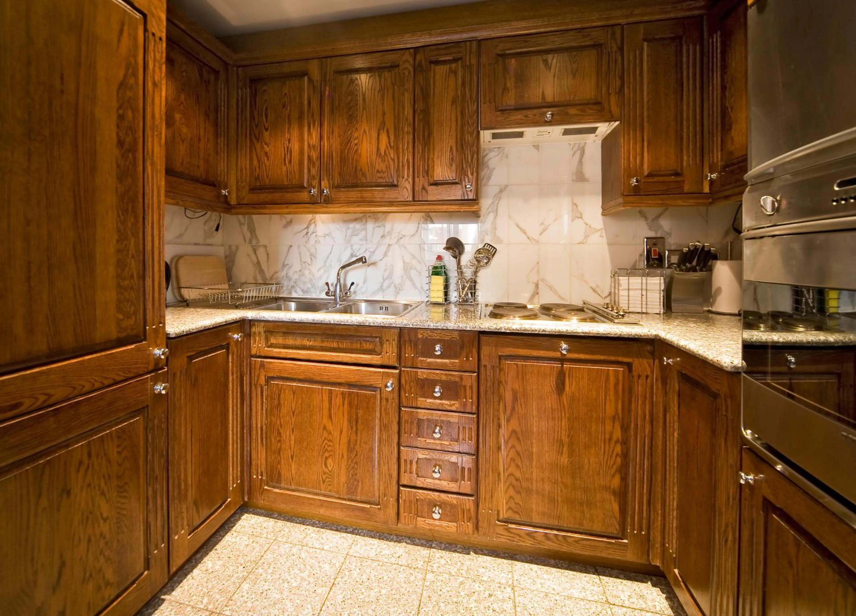 Kitchen or kitchenette in Milestone Hotel Kensington