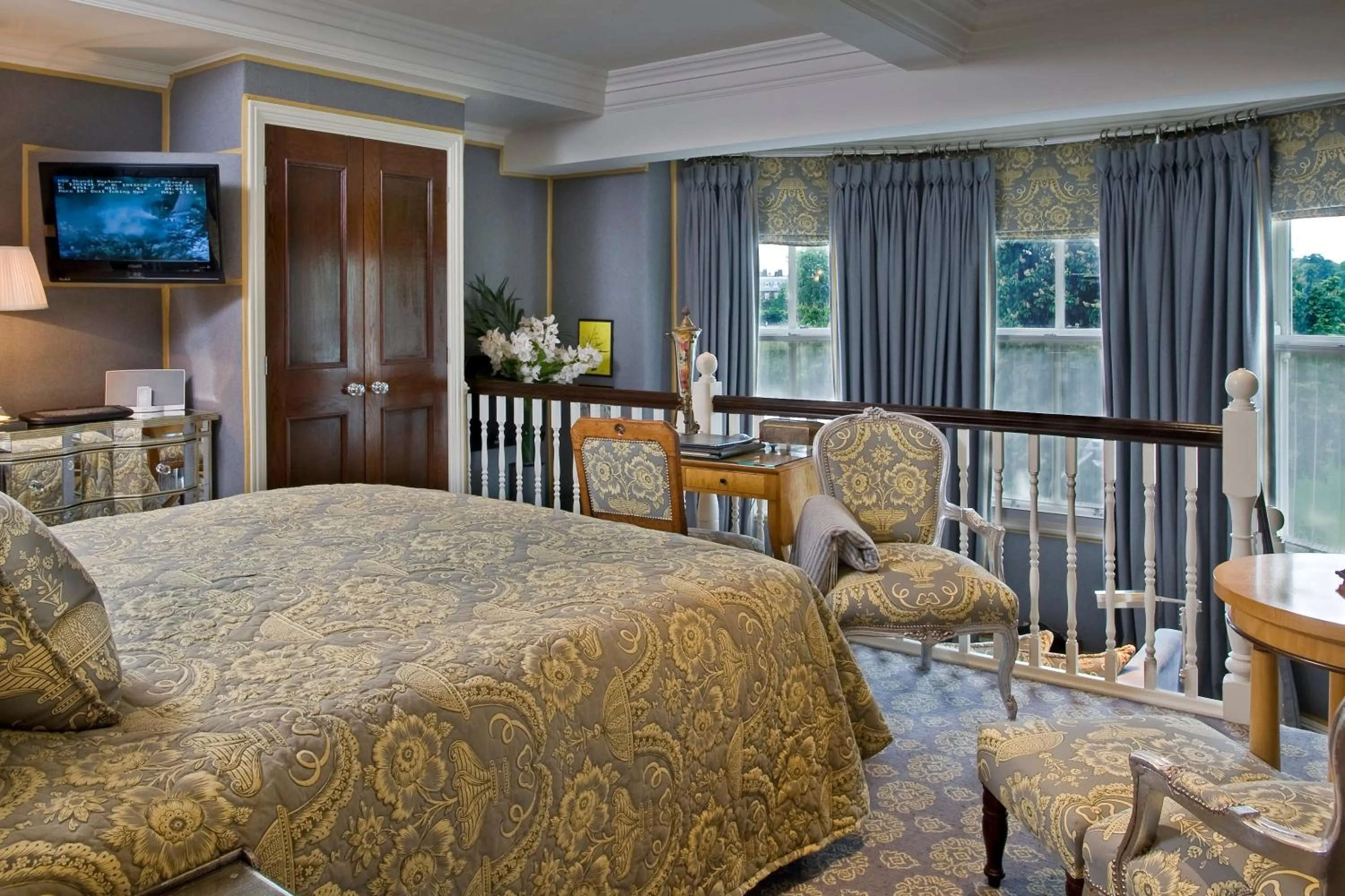 Other, Bed in Milestone Hotel Kensington