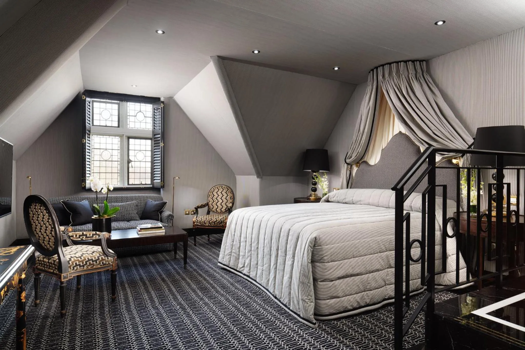 Bedroom, Bed in Milestone Hotel Kensington