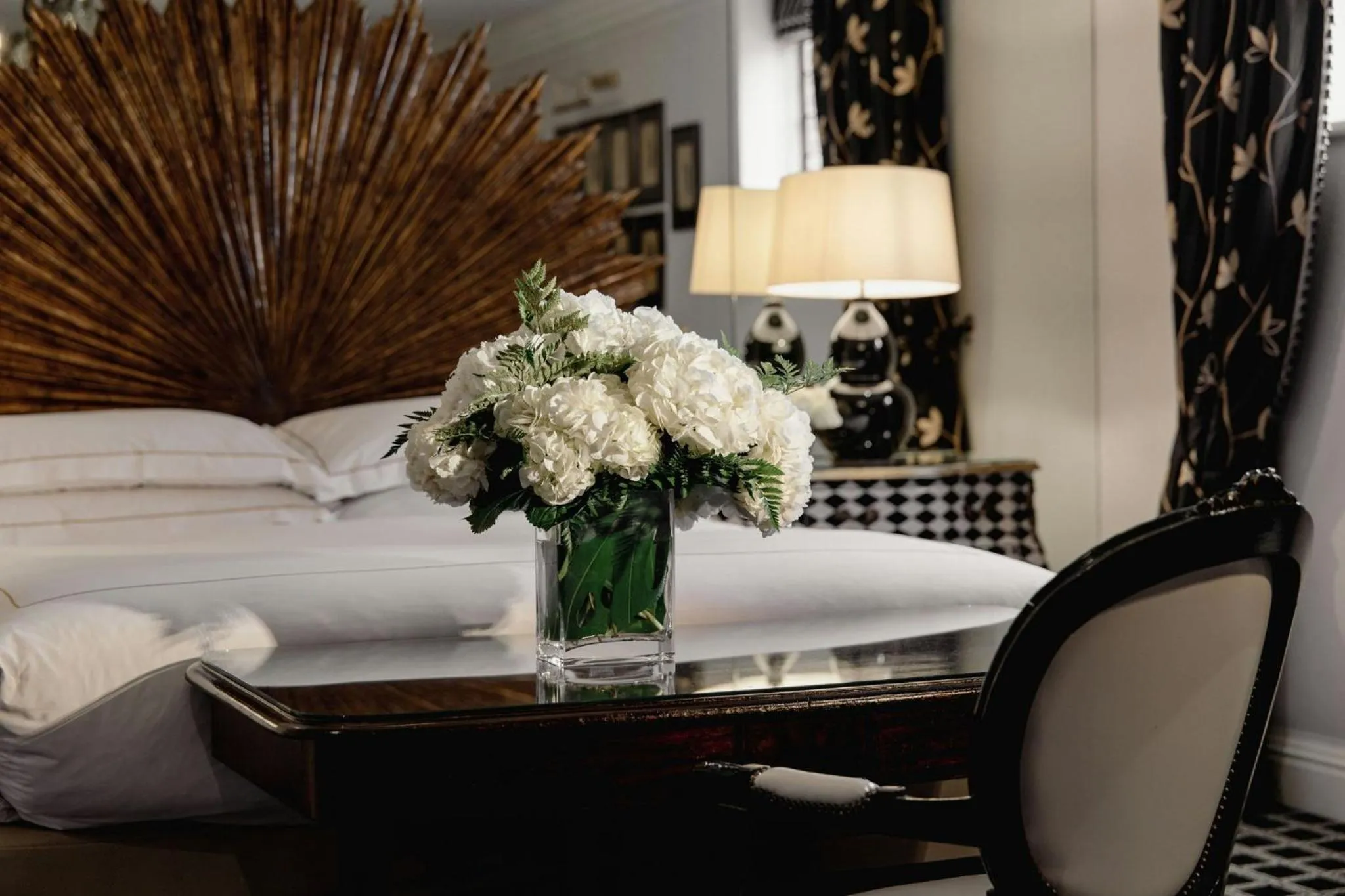 Bedroom, Bed in Milestone Hotel Kensington