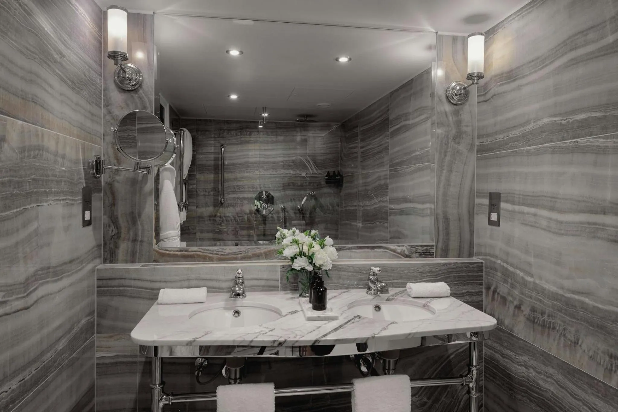 Photo of the whole room in Milestone Hotel Kensington