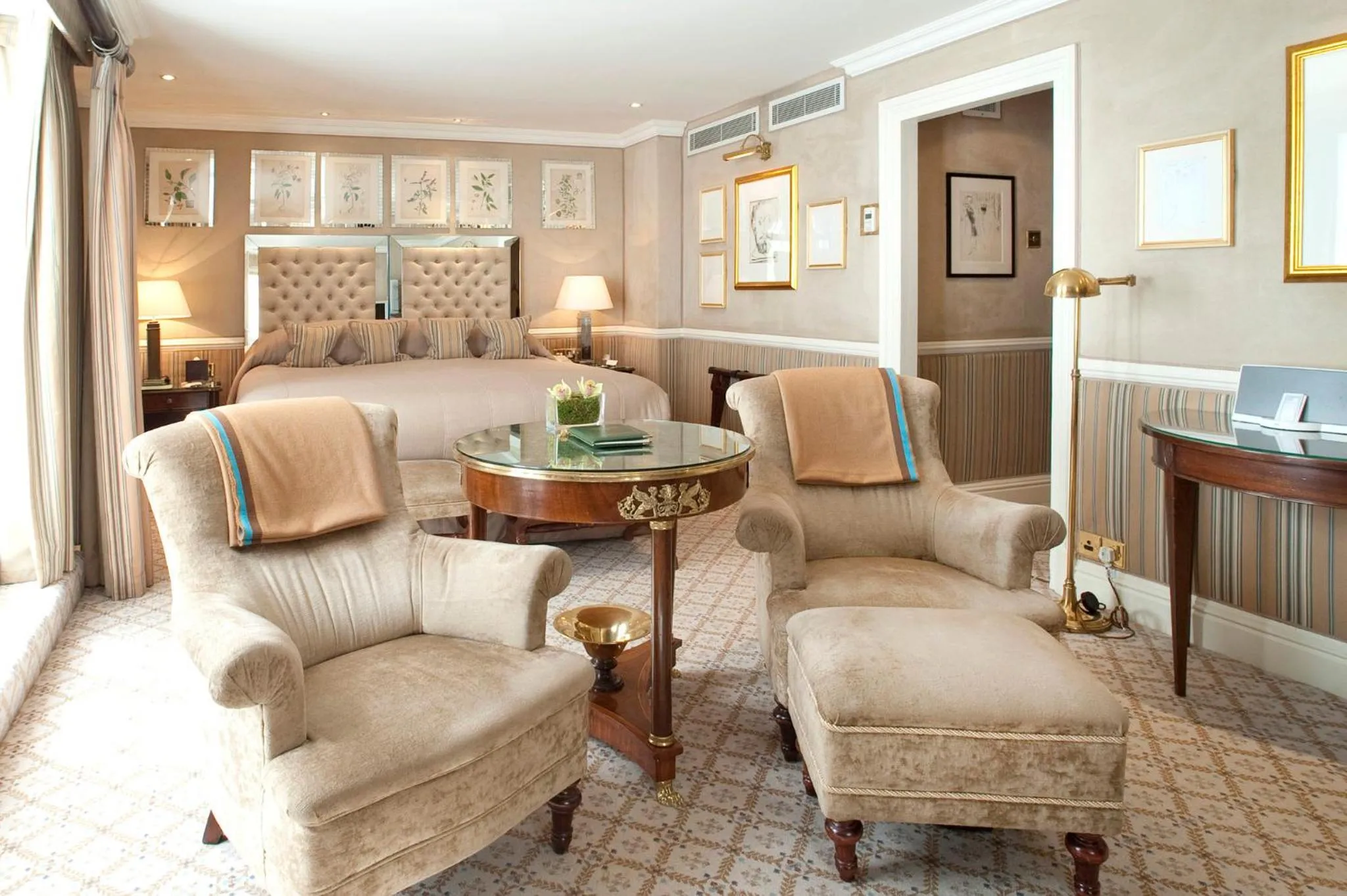 Photo of the whole room in Milestone Hotel Kensington