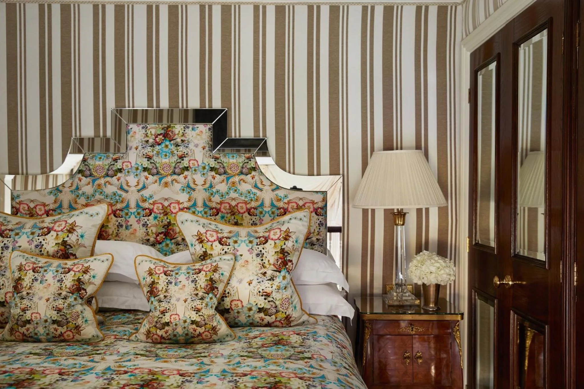 Photo of the whole room, Bed in Milestone Hotel Kensington