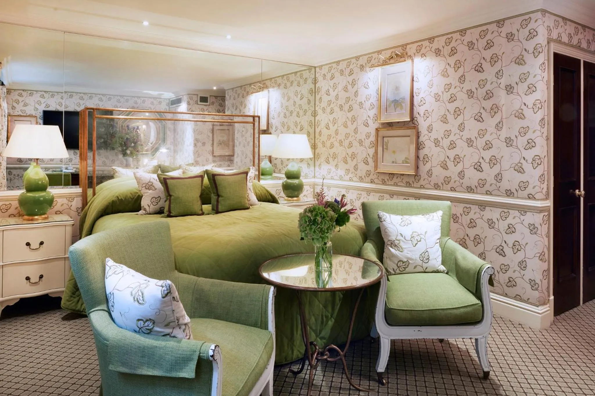 Photo of the whole room in Milestone Hotel Kensington