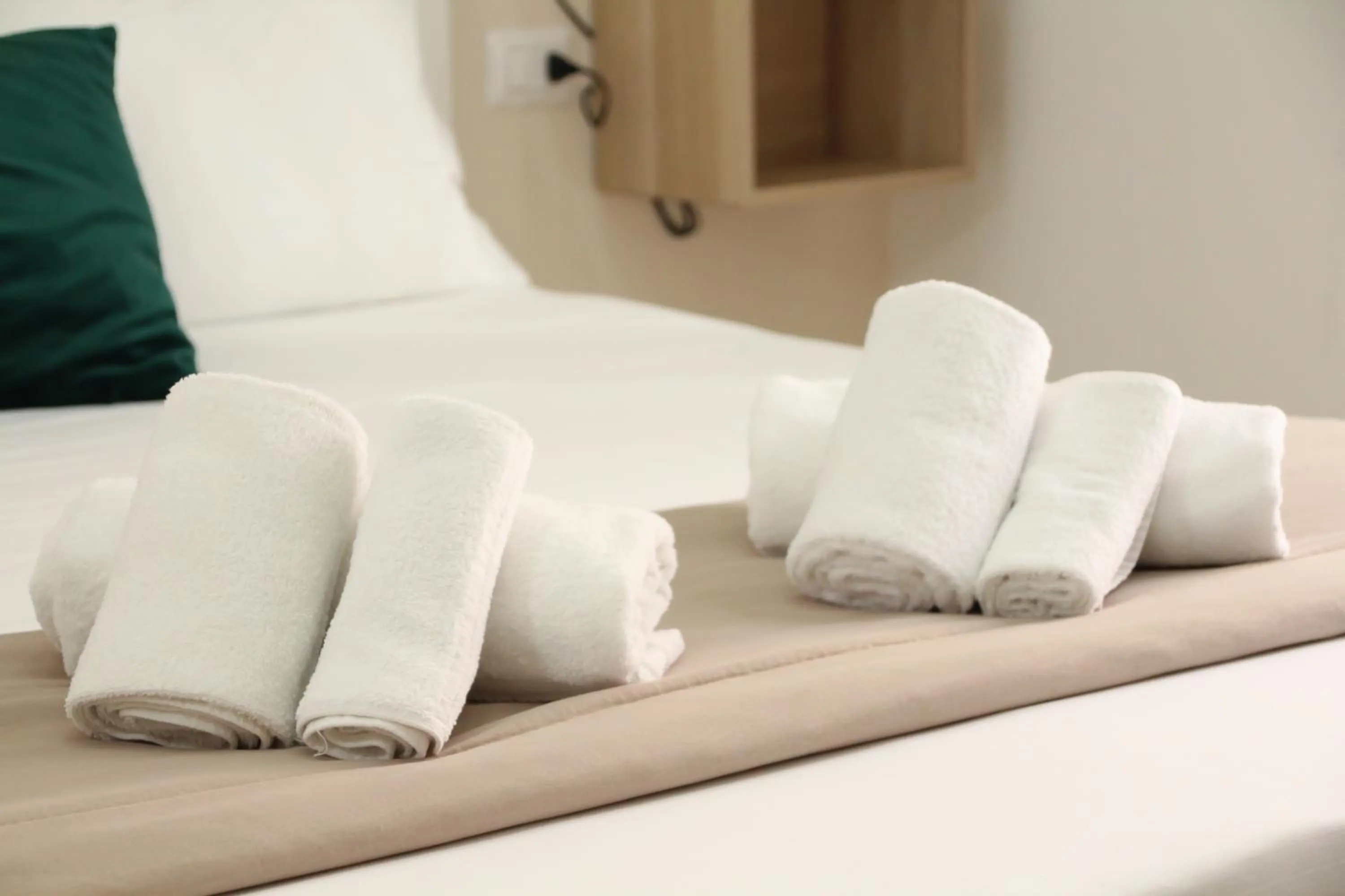 towels, Bed in VPM ROOMS central train station