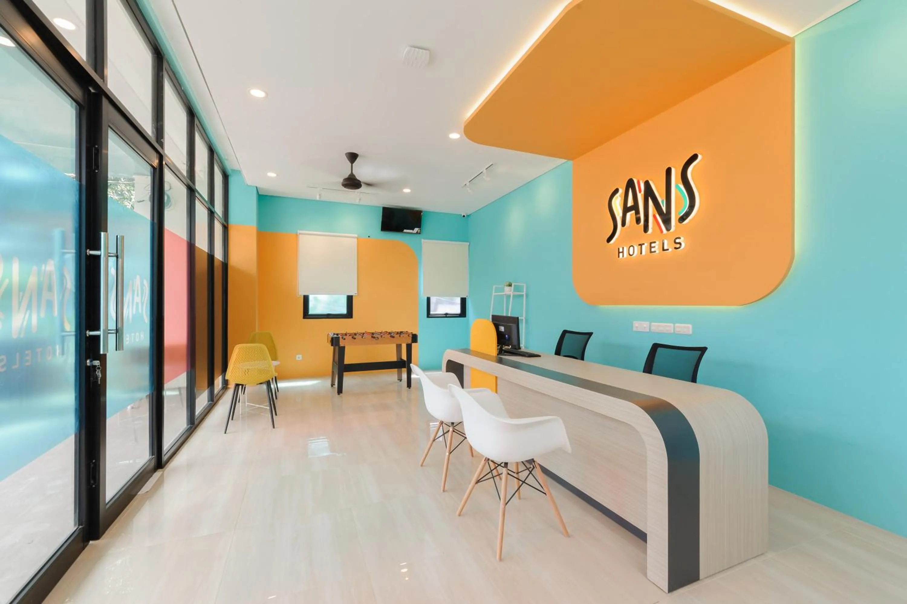 Lobby or reception in Sans Hotel Tajur Bogor