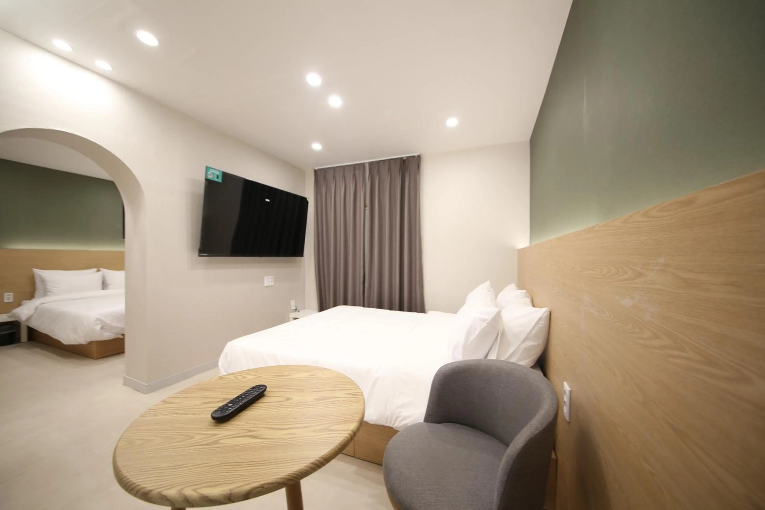 Bed in Calm Rest Hotel Masan