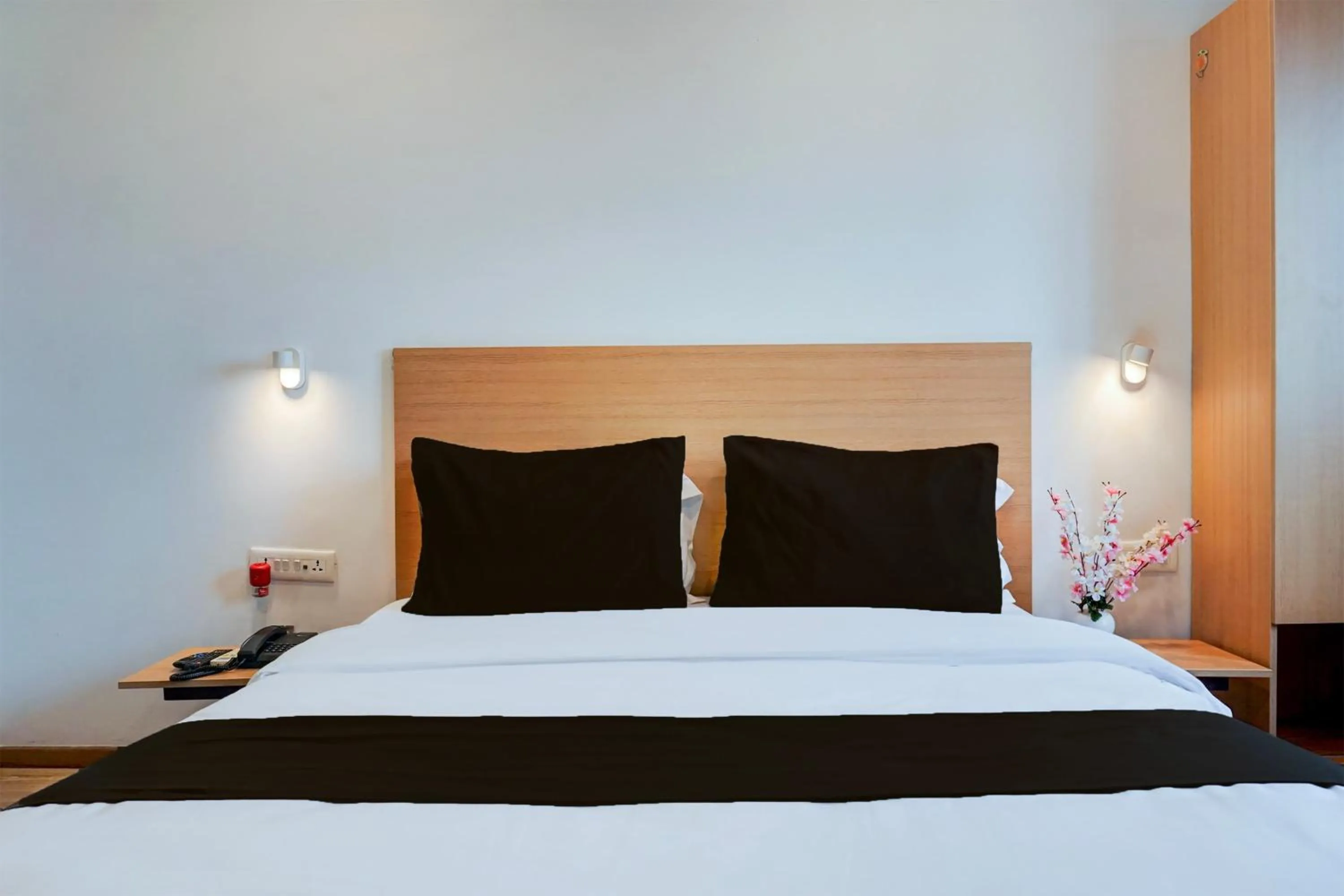 Bedroom, Bed in Super Townhouse Balewadi