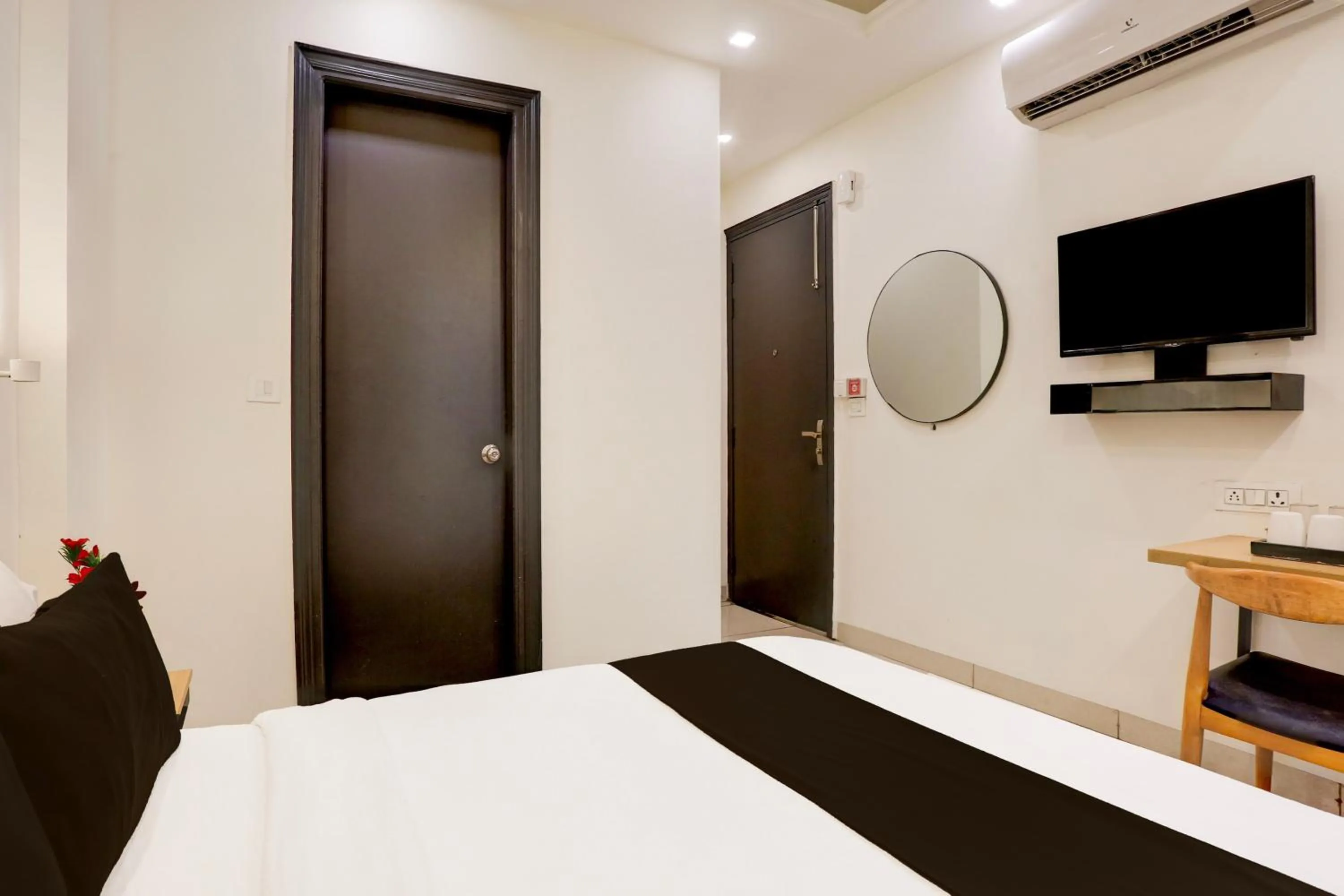 Bedroom, Bed in Super Townhouse Rohini Sector 18 Formerly Relic Stay