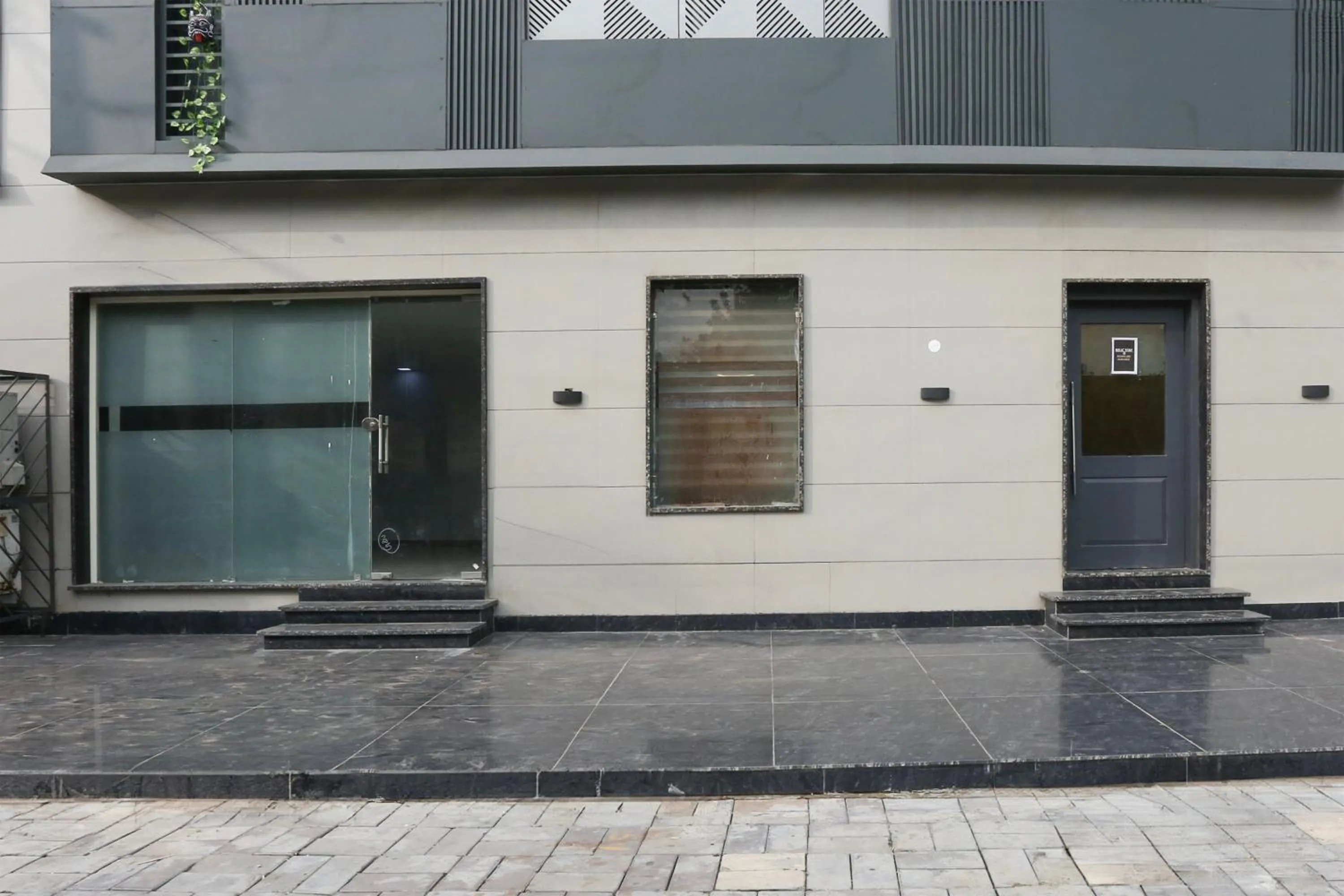 Facade/entrance in Super Townhouse Rohini Sector 18 Formerly Relic Stay