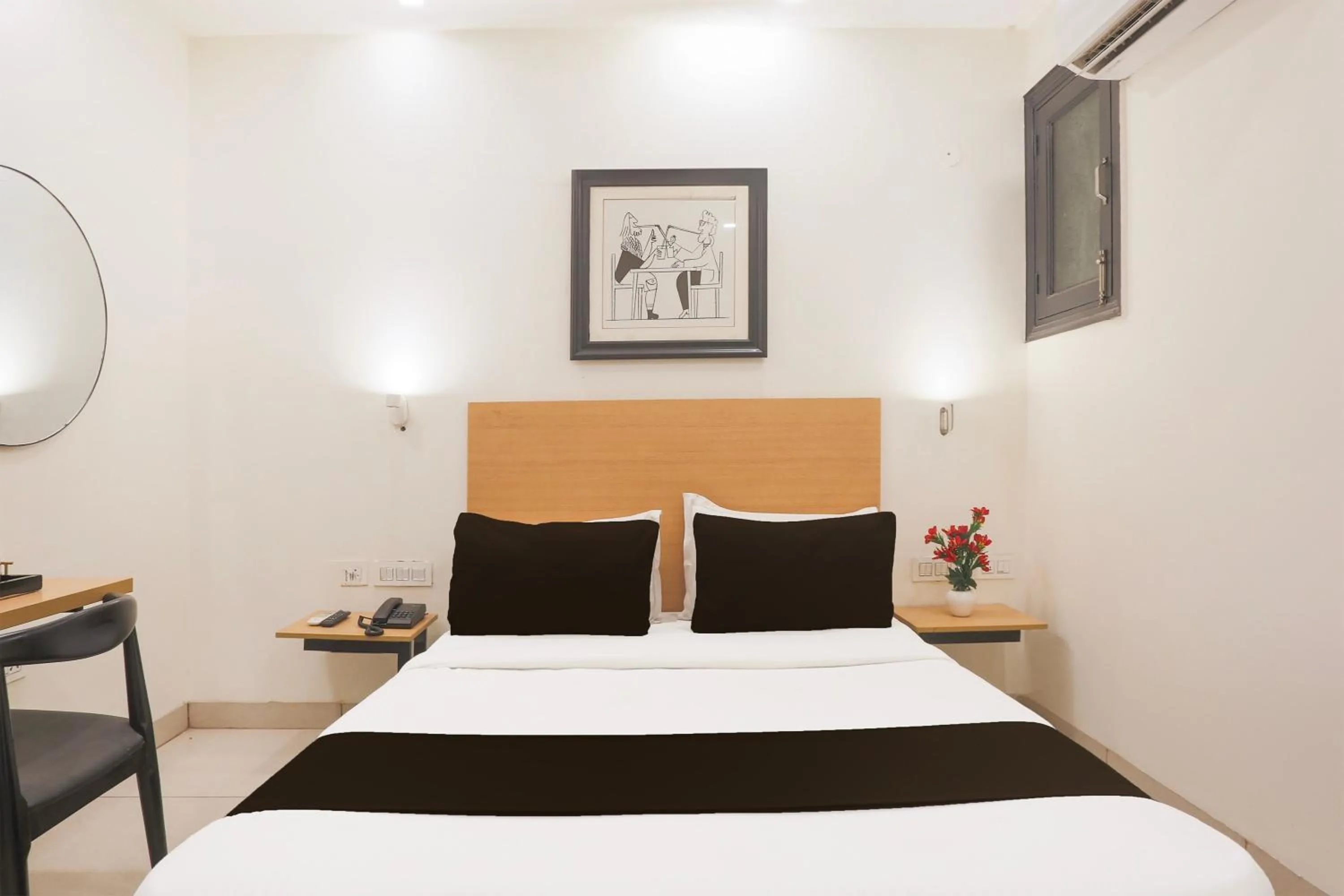 Bedroom, Bed in Super Townhouse Rohini Sector 18 Formerly Relic Stay