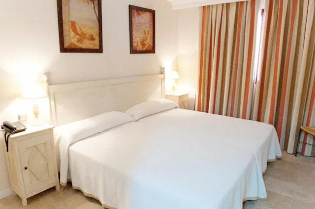 Bed in Apartamentos Manilva Green