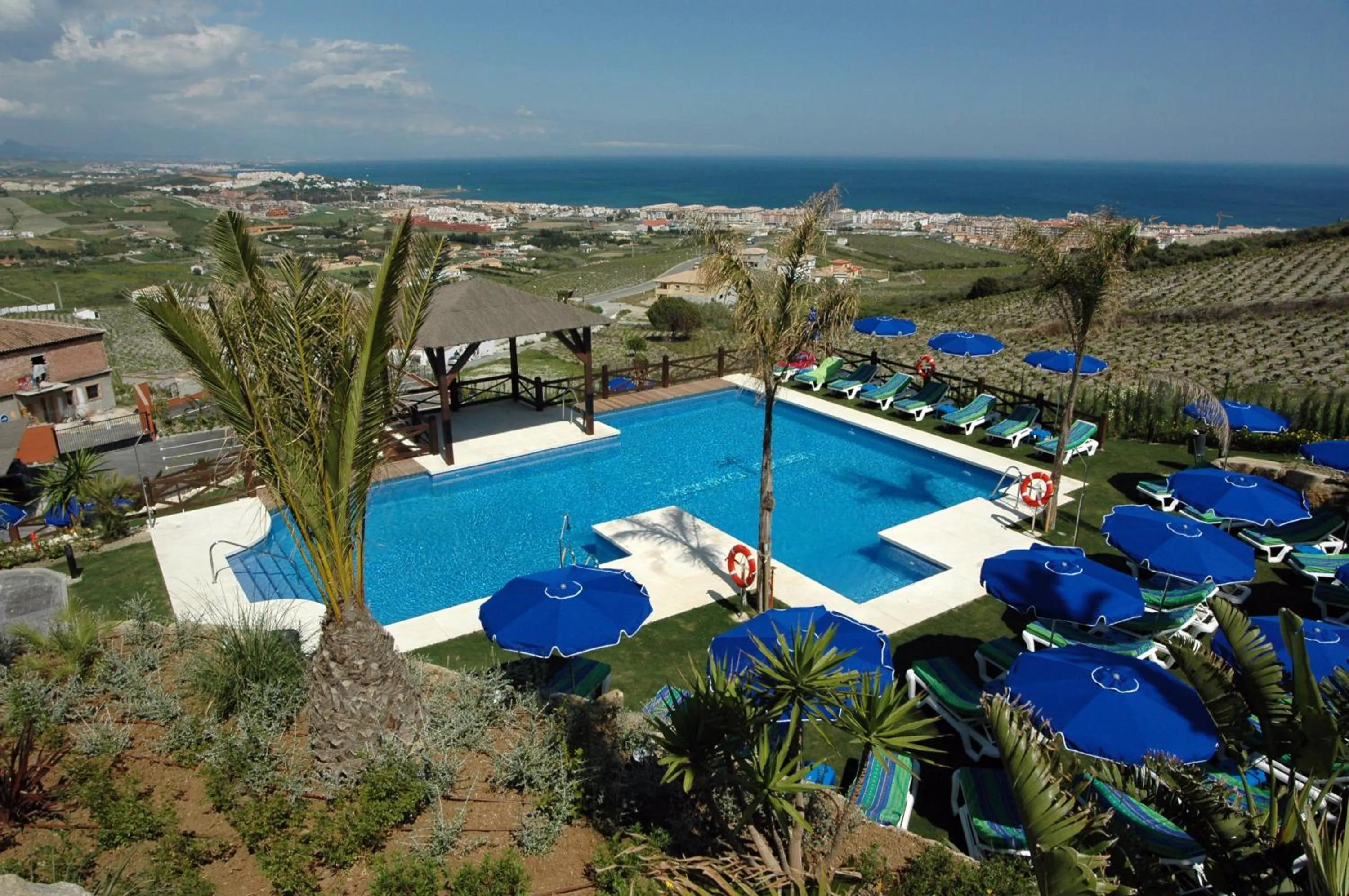 Pool view in Apartamentos Manilva Green