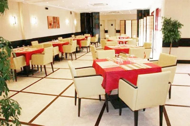 Restaurant/places to eat in Apartamentos Manilva Green