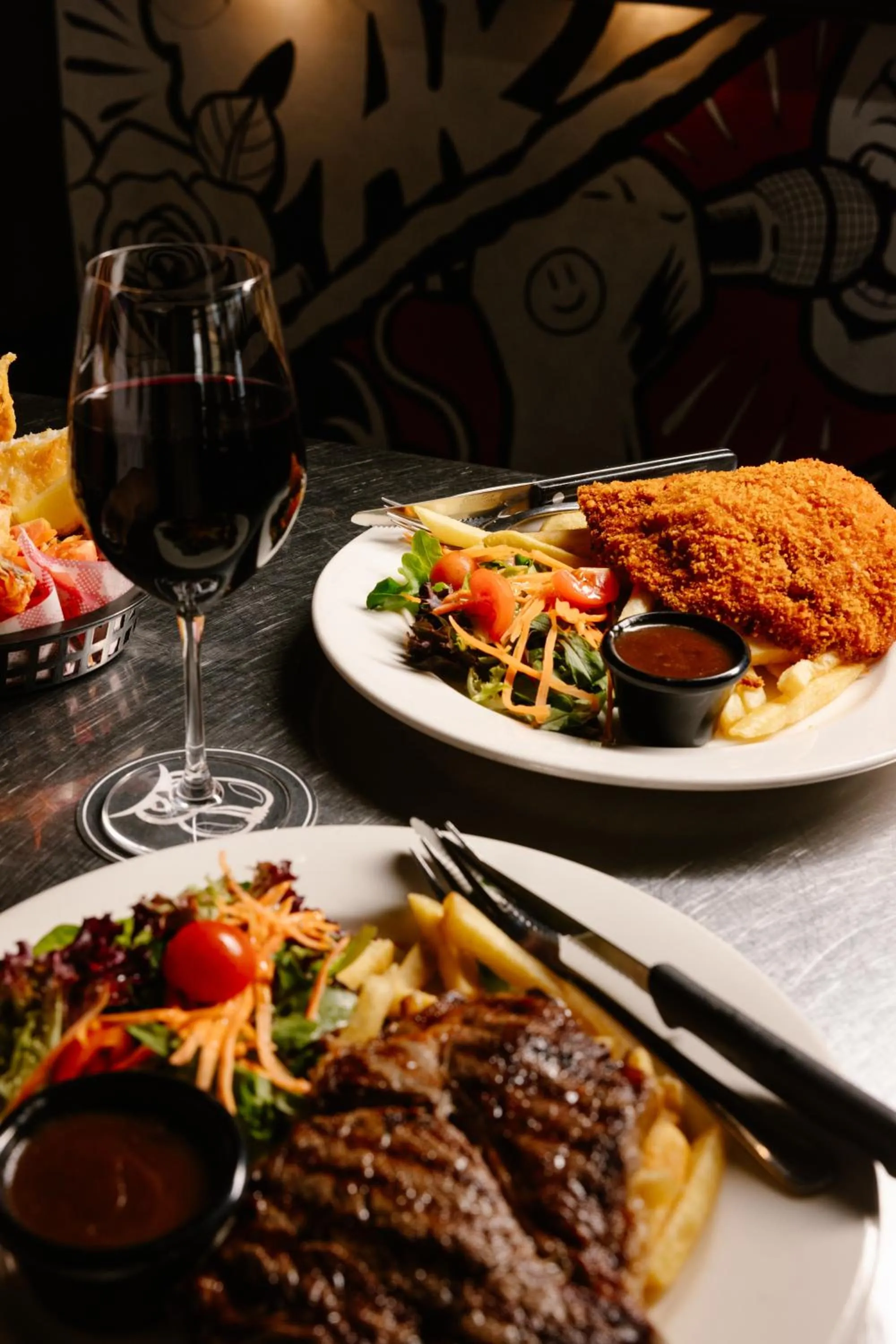 Restaurant/places to eat in Bar Broadway