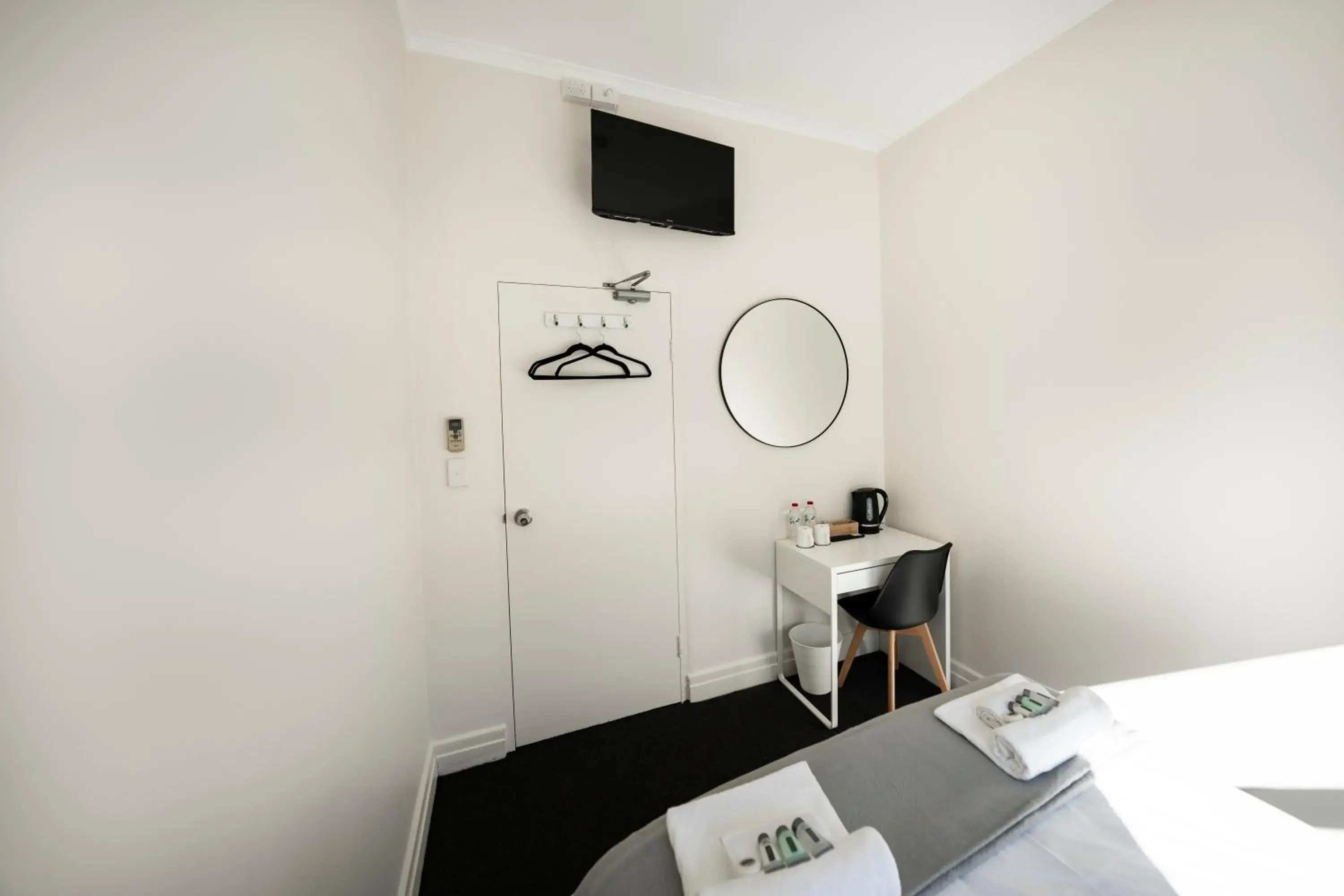 Triple Room with Shared Bathroom in Bar Broadway Triple Room with Shared Bathroom in Bar Broadway