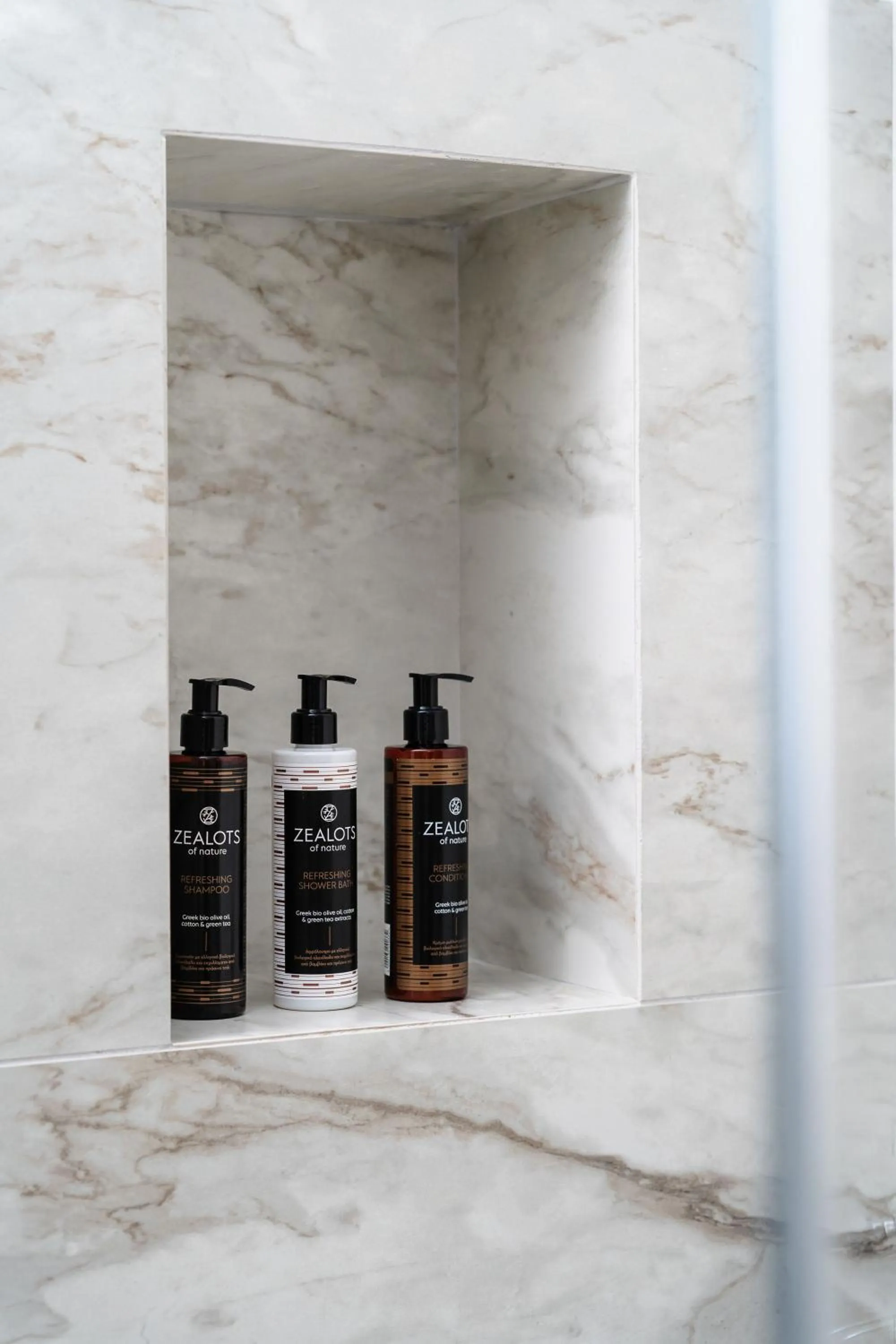 Property building in Thalelion 3 bedroom Villas with private pool and Jacuzzi