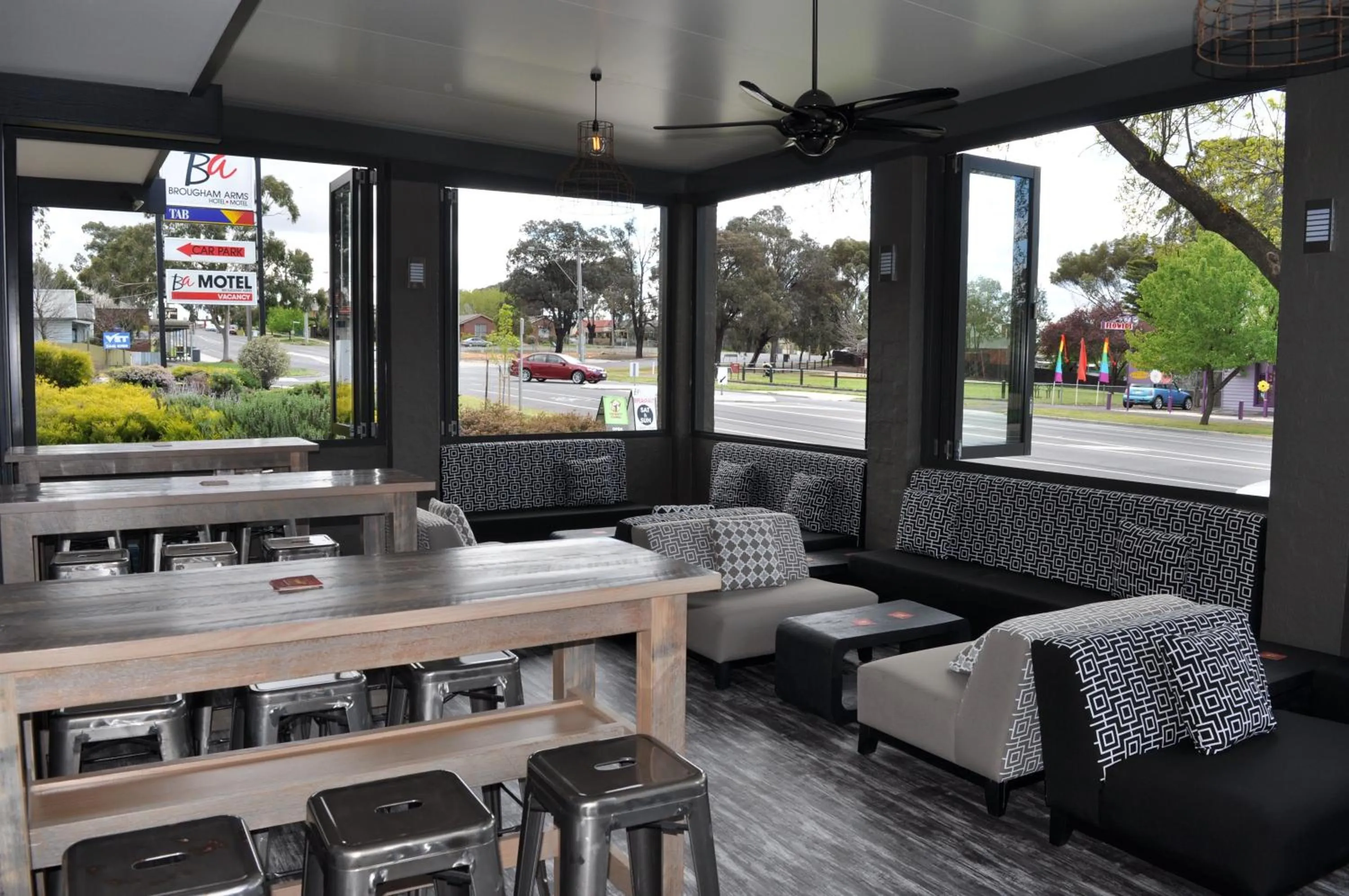 Restaurant/places to eat in Brougham Arms Hotel