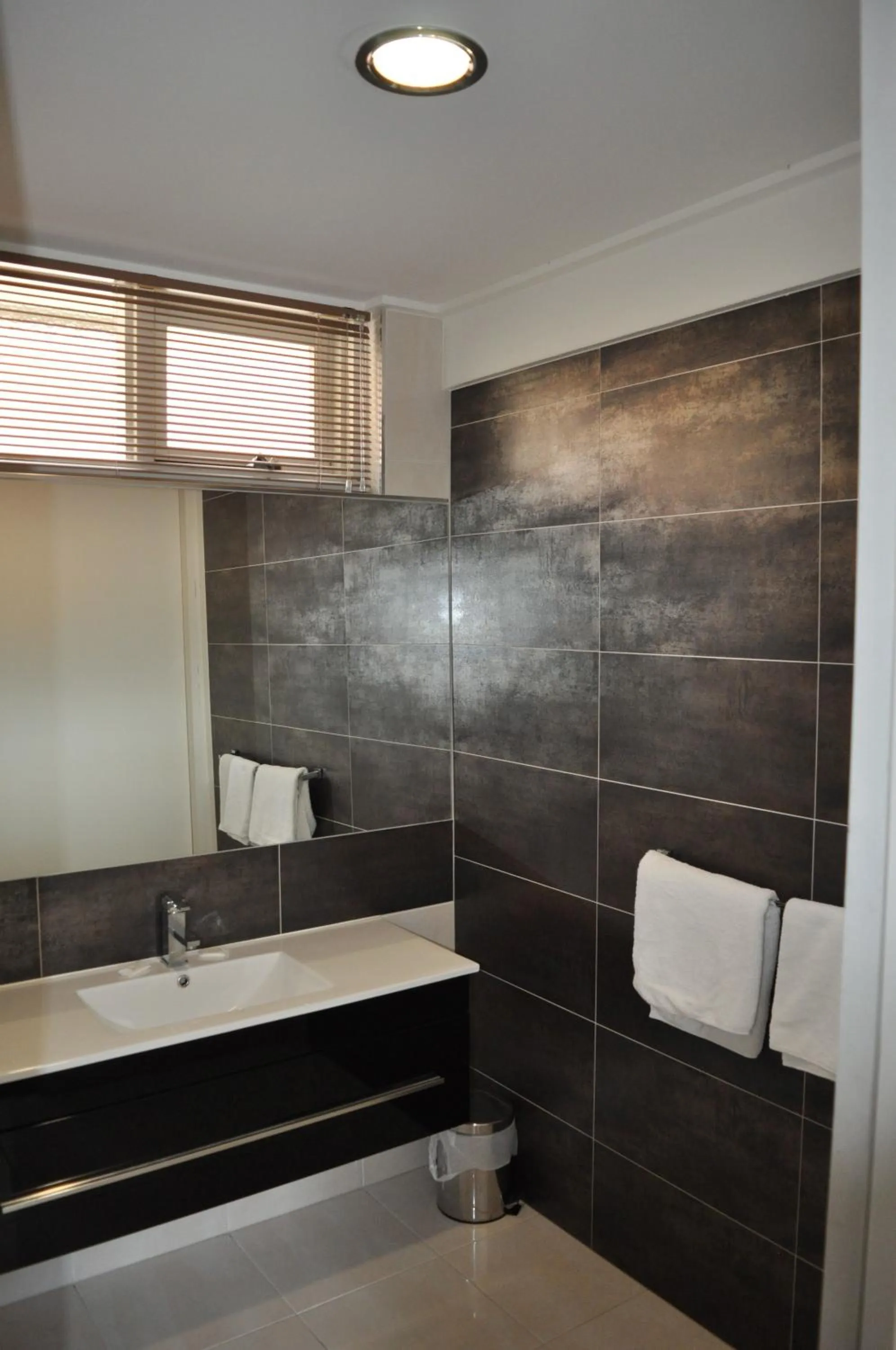 Bathroom in Brougham Arms Hotel