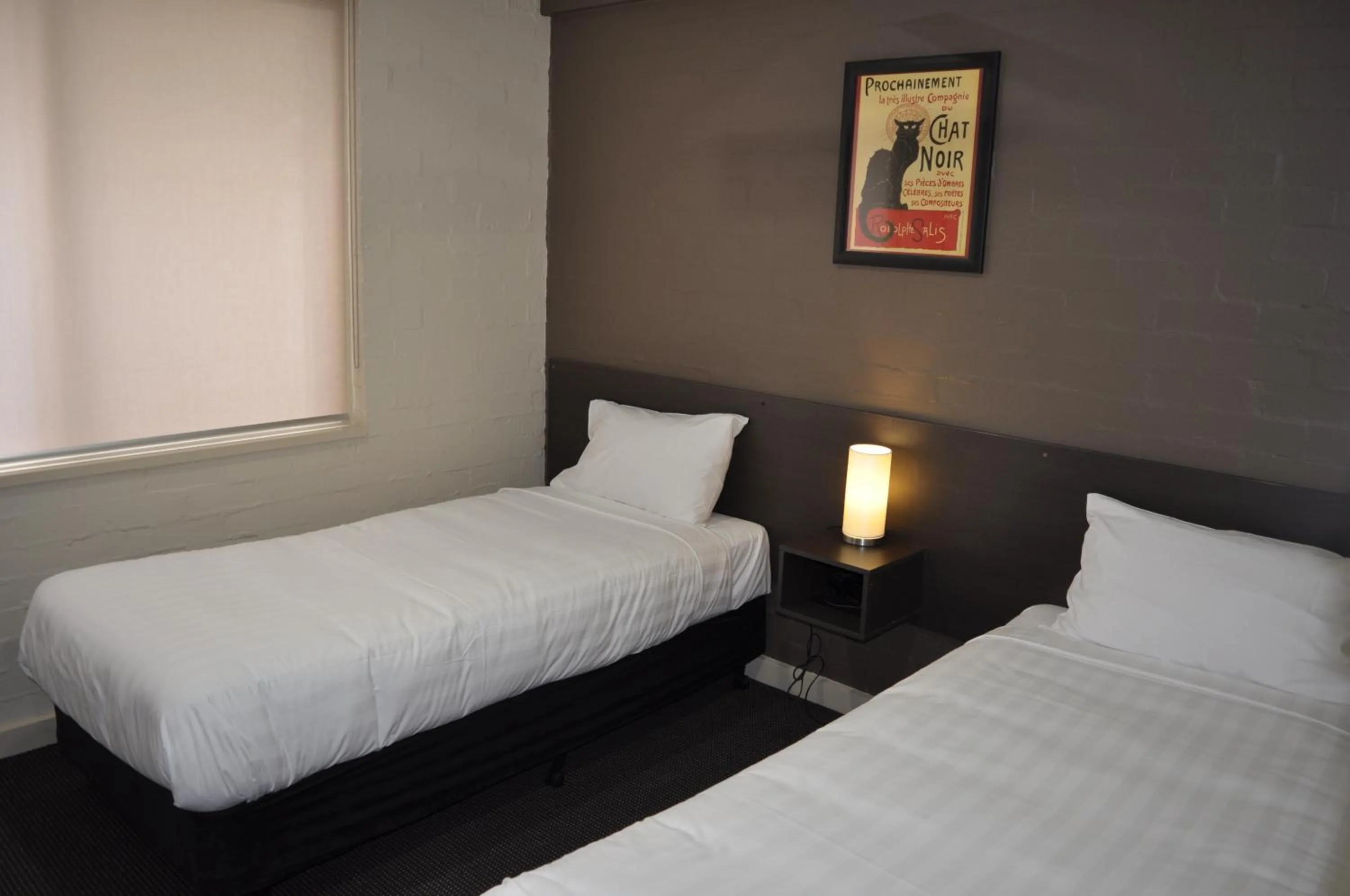 Bedroom, Bed in Brougham Arms Hotel