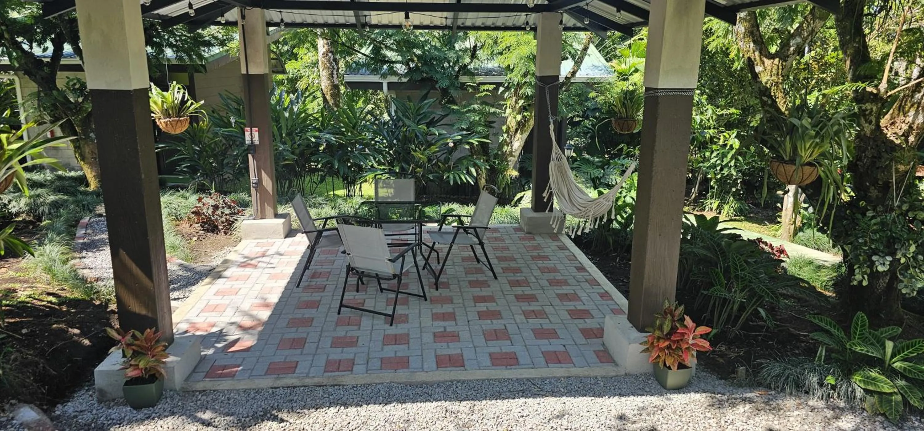 Day in Cabañas Green House