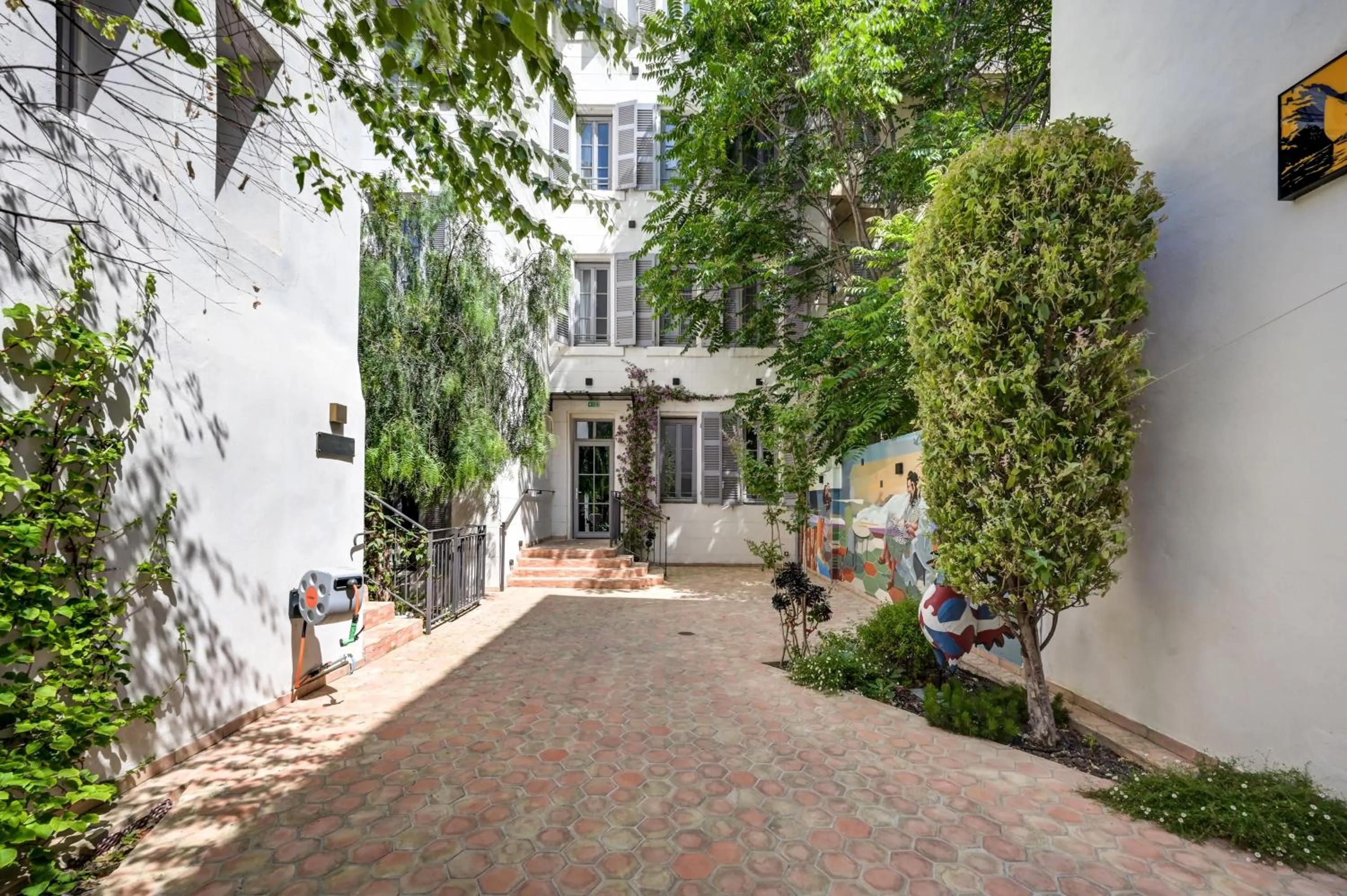 Patio in Alex Hotel & Spa