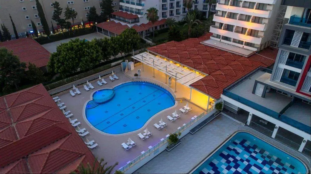 Swimming pool in Club Mirabell hotel