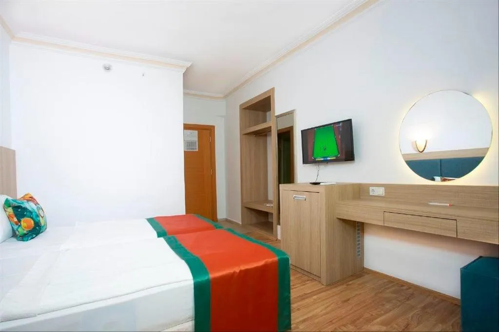 Photo of the whole room, Bed in Club Mirabell hotel